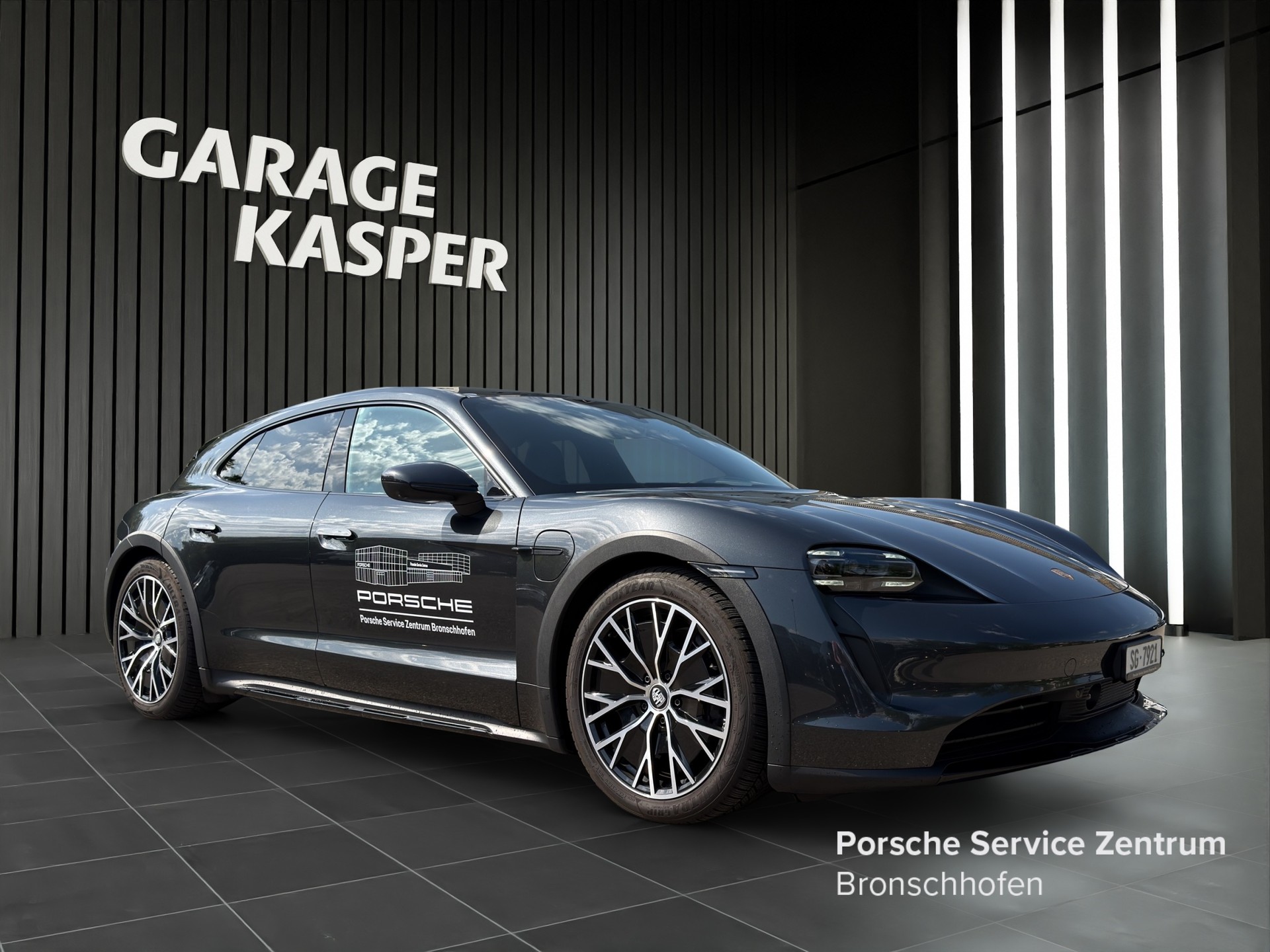 PORSCHE Taycan Cross Turismo 4-image-6
