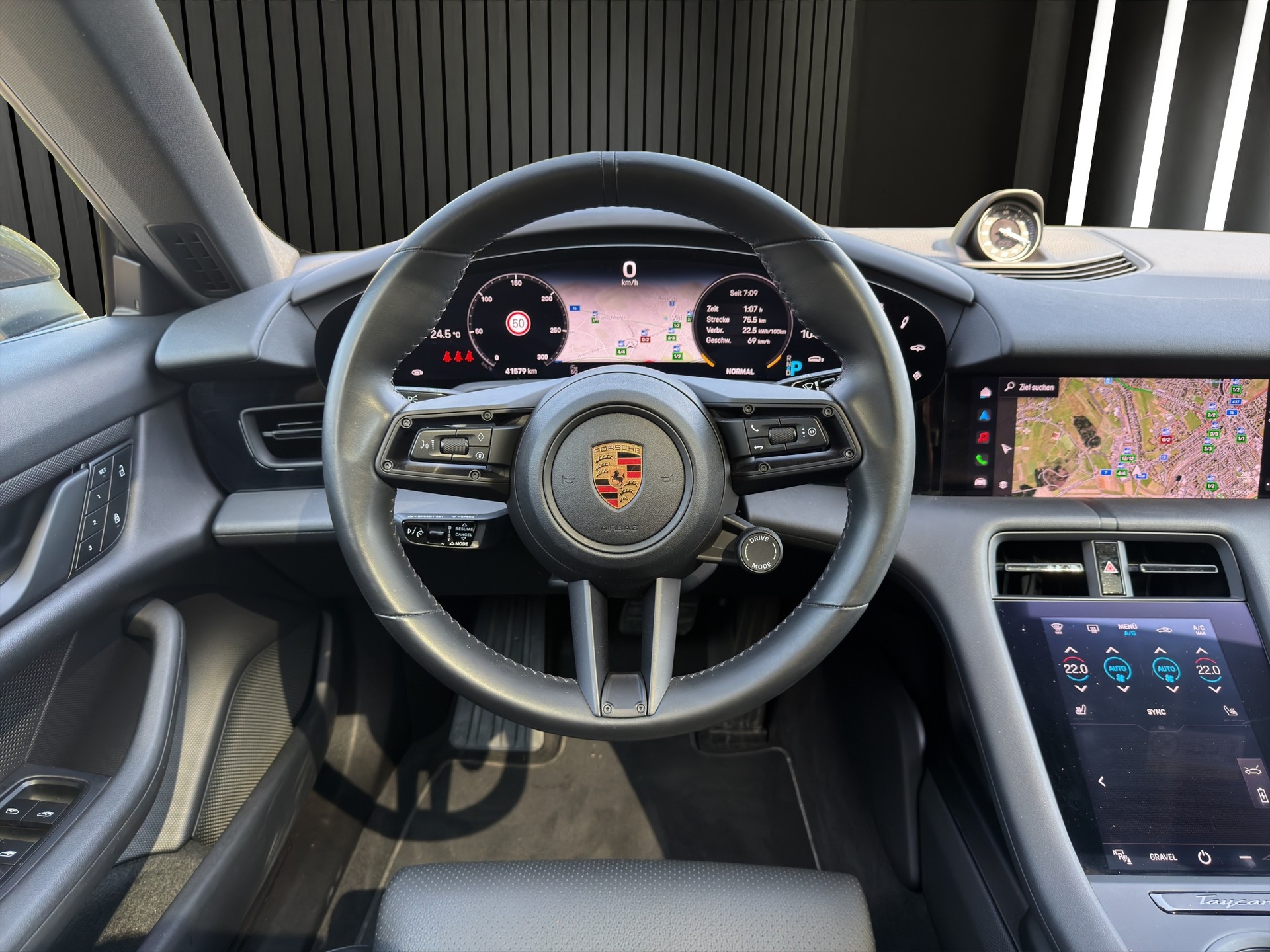 PORSCHE Taycan Cross Turismo 4-image-9