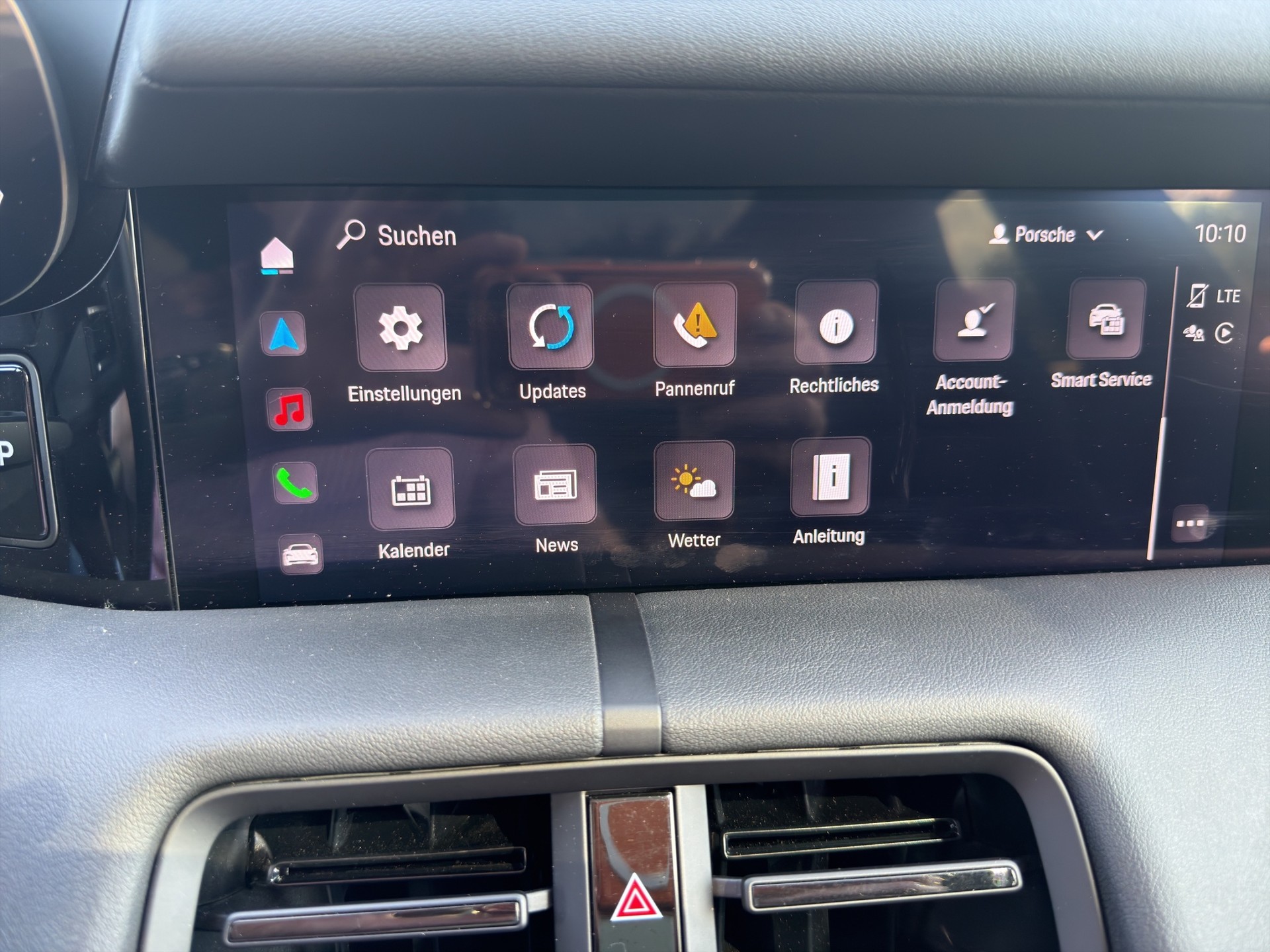 PORSCHE Taycan Cross Turismo 4-image-14