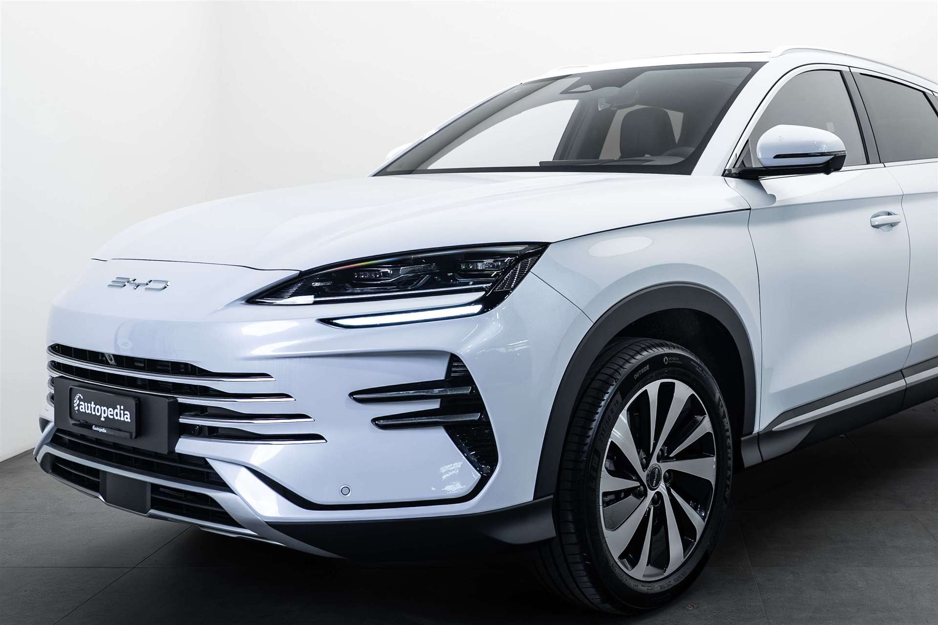 BYD Seal U DM-i PHEV Design AWD 324PS Automat-showroom-element-1