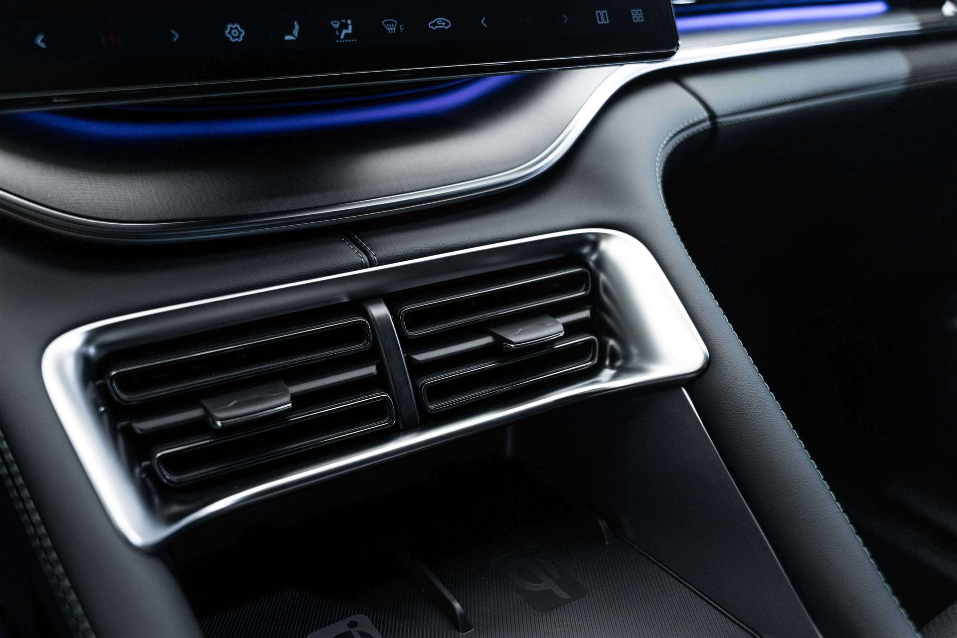 BYD Seal U DM-i PHEV Design AWD 324PS Automat-image-24