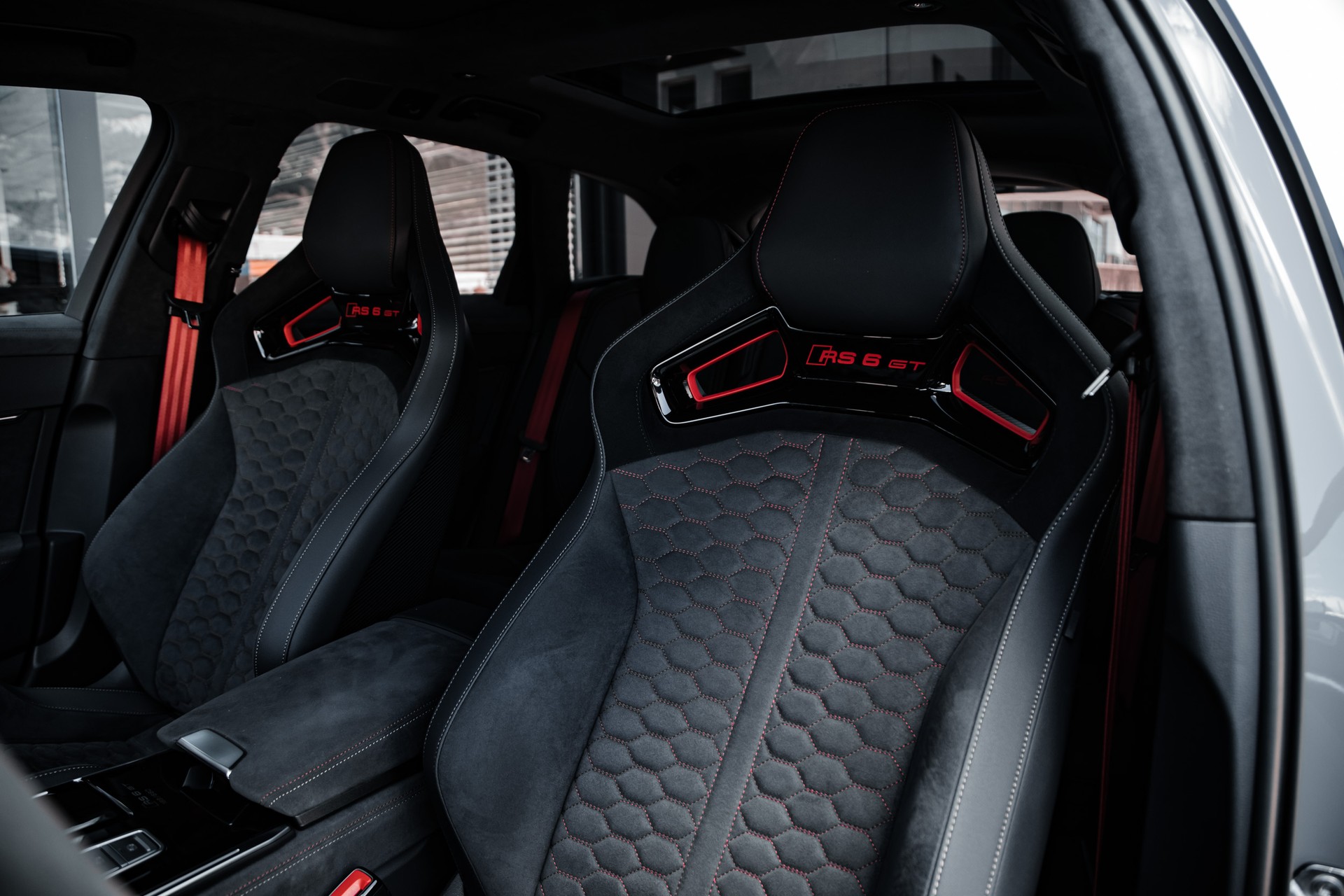 AUDI RS6 Avant GT 4.0 TFS quattro 1 of 660-image-19