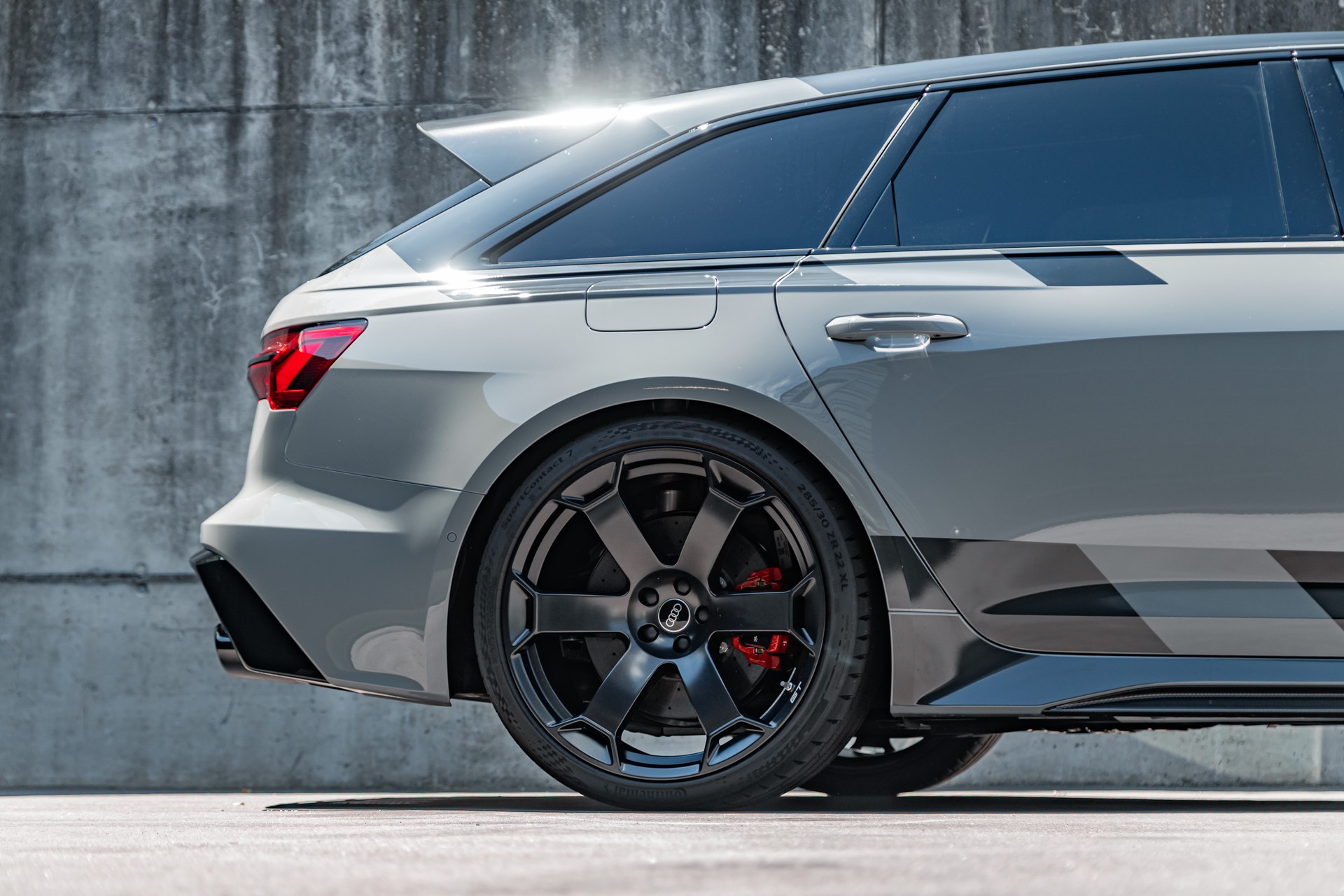 AUDI RS6 Avant GT 4.0 TFS quattro 1 of 660-showroom-element-2