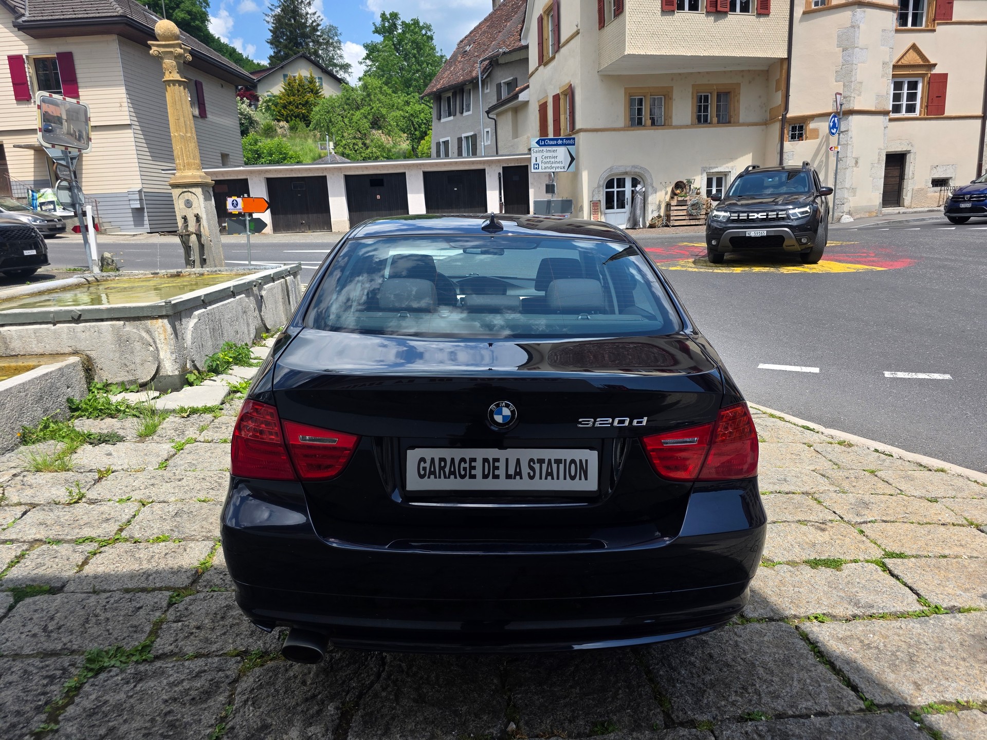 BMW 320d xDrive-image-4