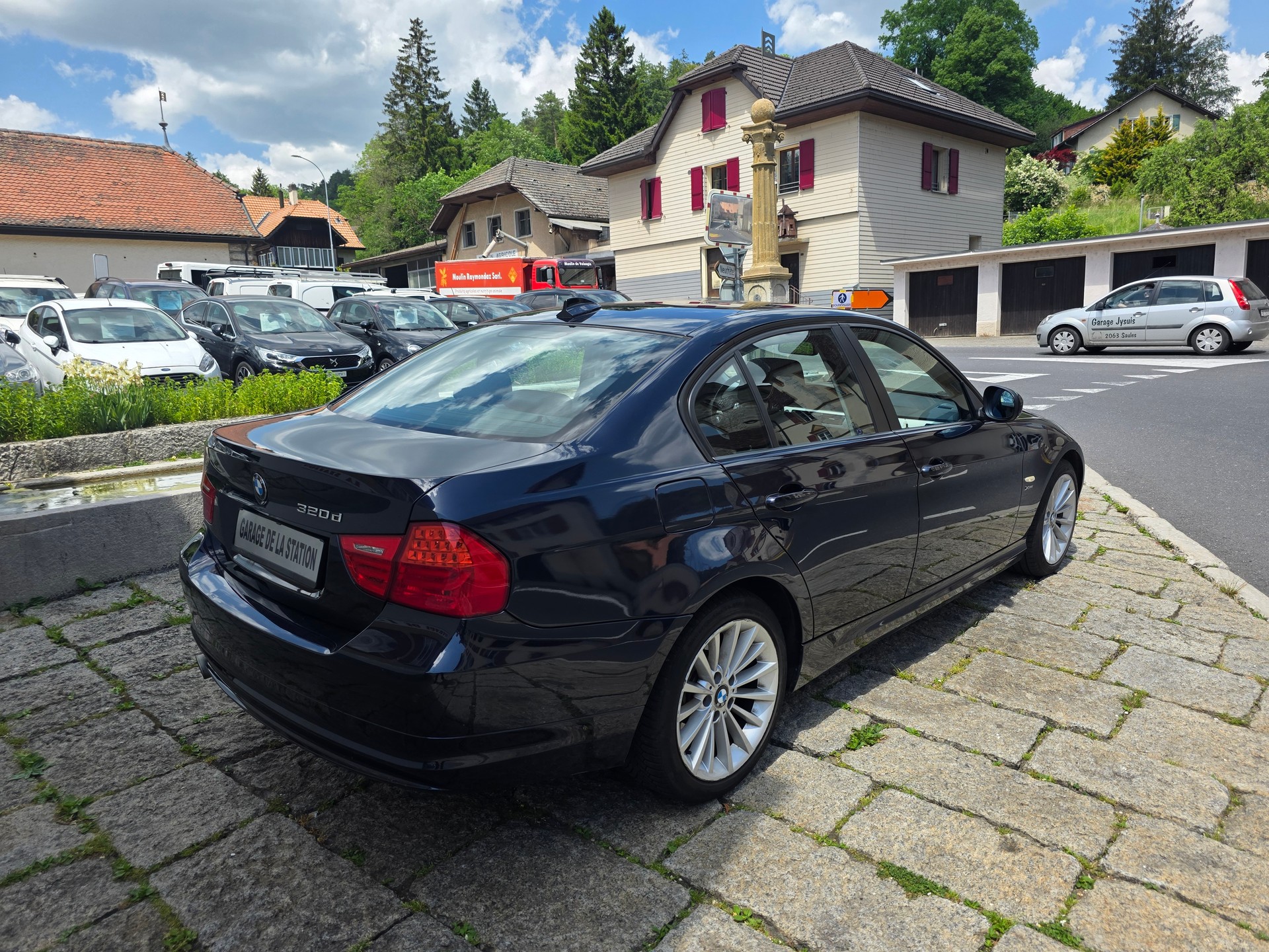 BMW 320d xDrive-image-3