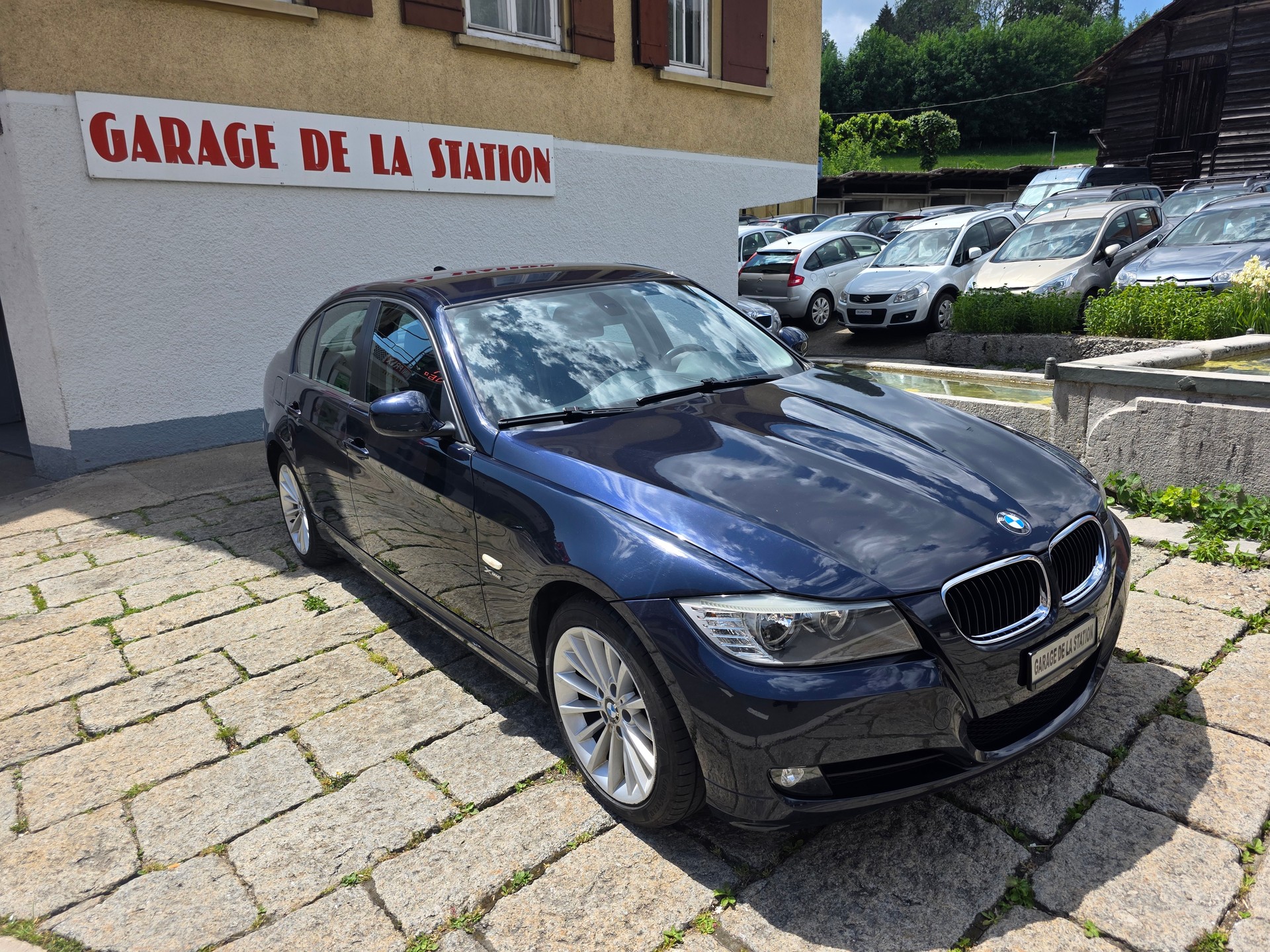 BMW 320d xDrive-image-2