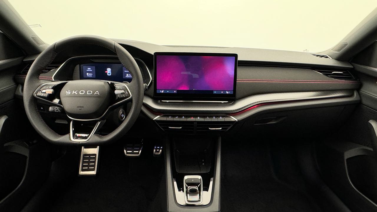 SKODA Octavia Combi 2.0 TSI DSG RS-image-5