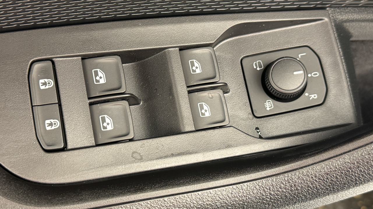 SKODA Octavia Combi 2.0 TSI DSG RS-image-8