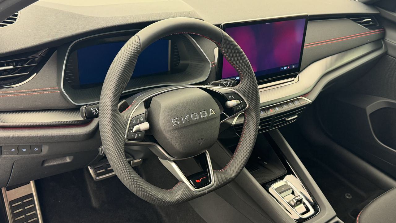 SKODA Octavia Combi 2.0 TSI DSG RS-image-6
