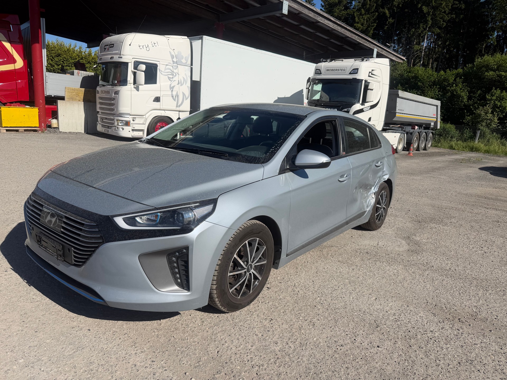 HYUNDAI Ioniq 1.6 GDi HEV Launch DCT-image-2