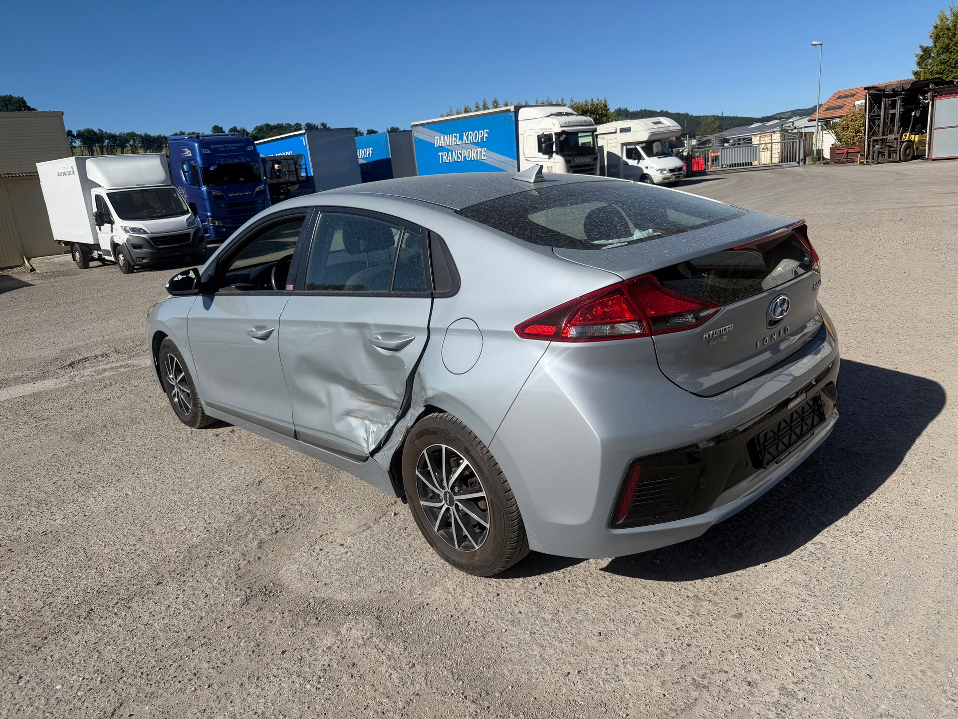 HYUNDAI Ioniq 1.6 GDi HEV Launch DCT-image-4
