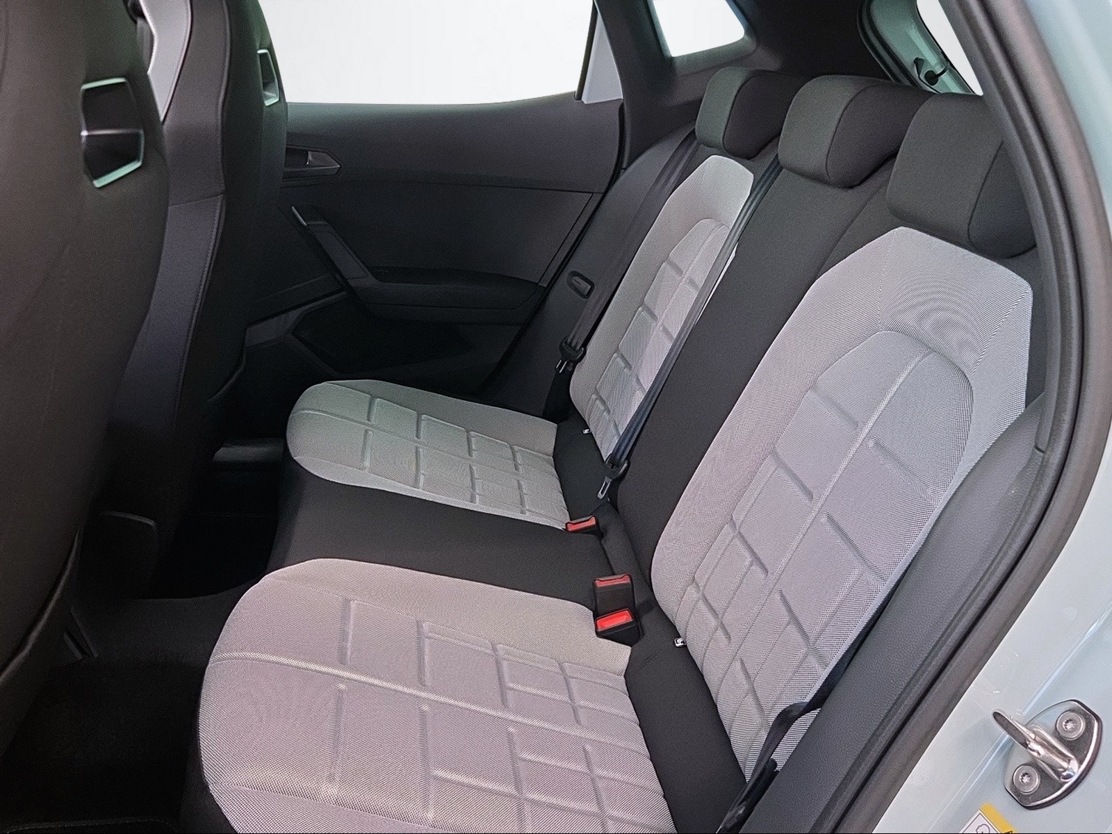 SEAT Ibiza 1.0 TSI 115 Move FR DSG-image-9