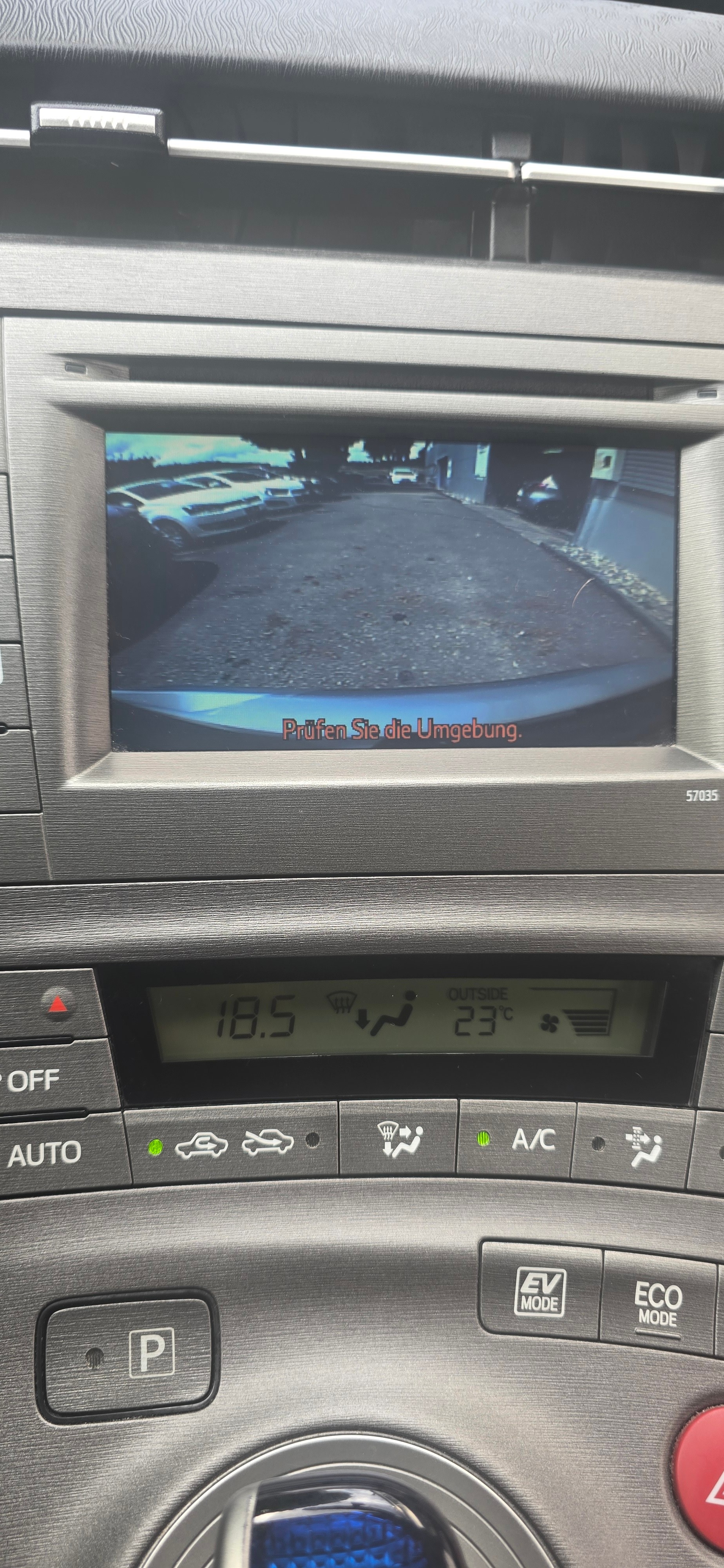 TOYOTA Prius 1.8 16V HSD Luna-image-10