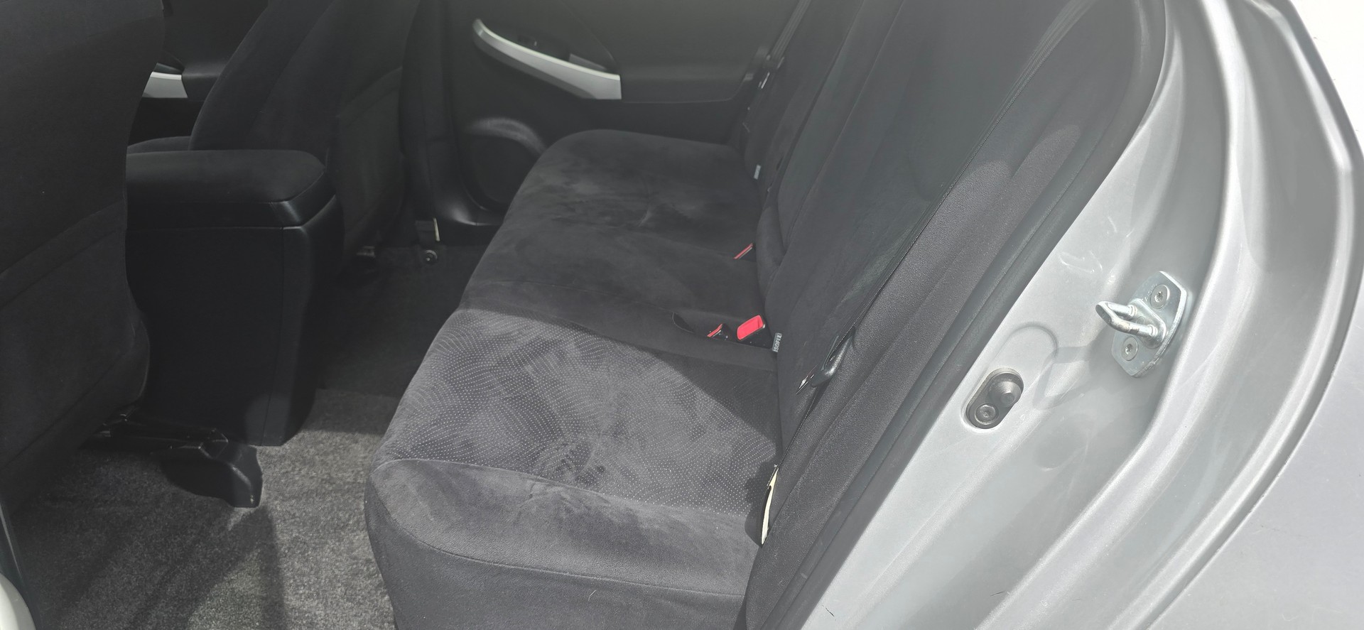 TOYOTA Prius 1.8 16V HSD Luna-image-13