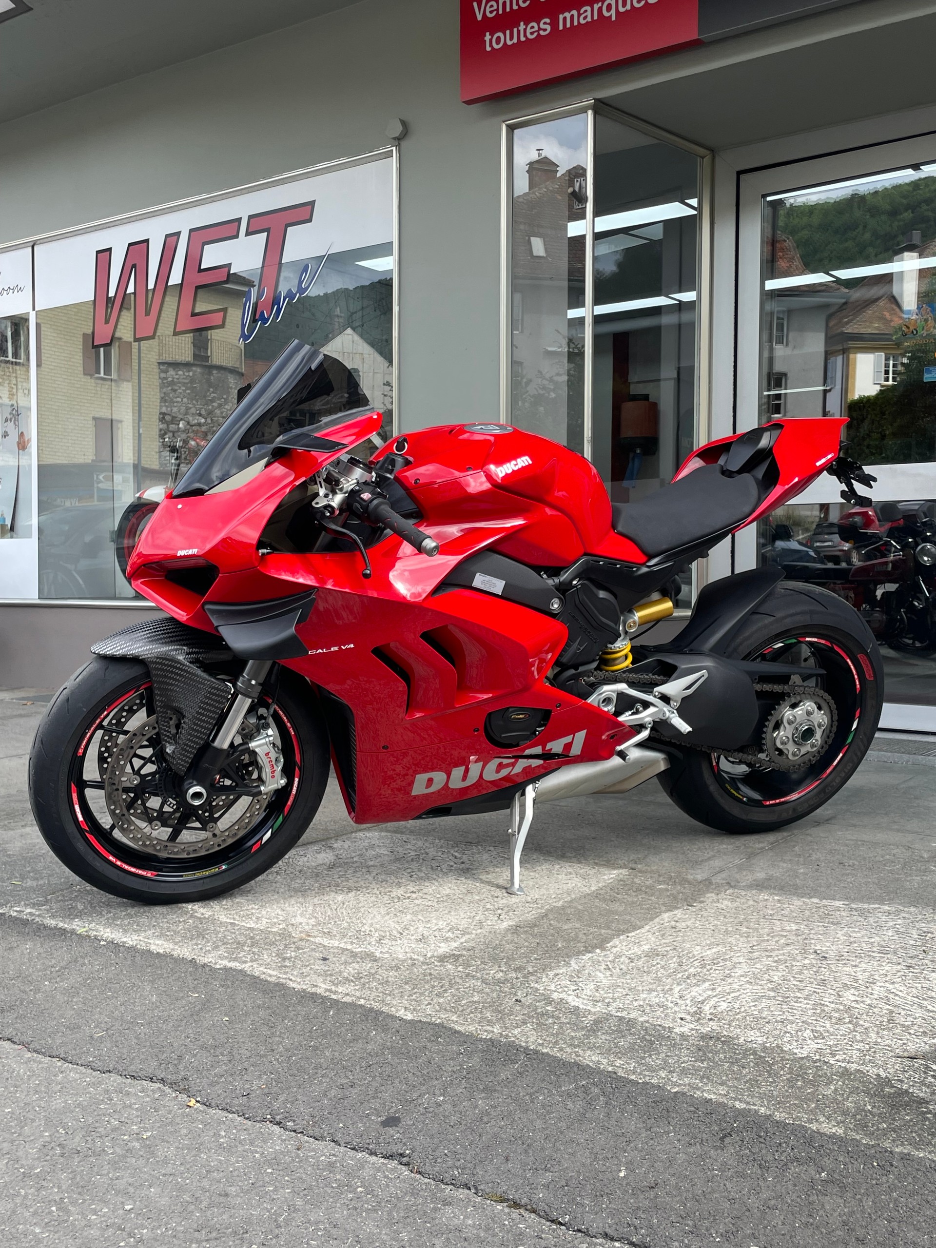 DUCATI Panigale V4-image-3