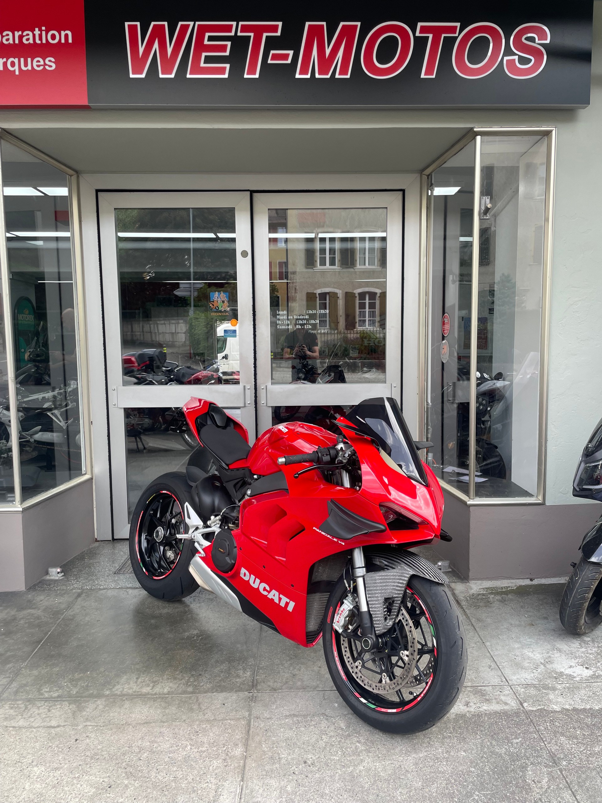 DUCATI Panigale V4