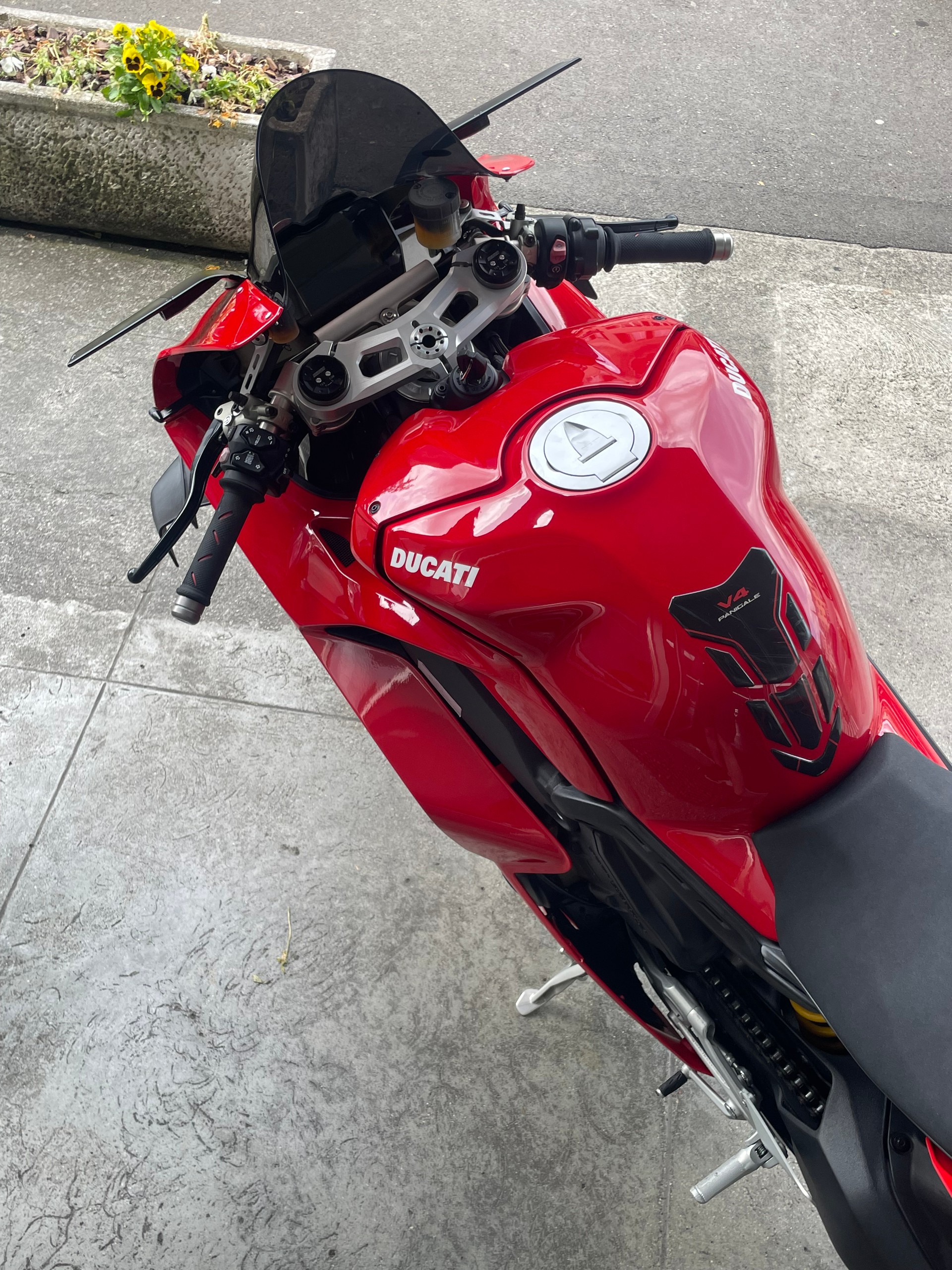 DUCATI Panigale V4-image-4