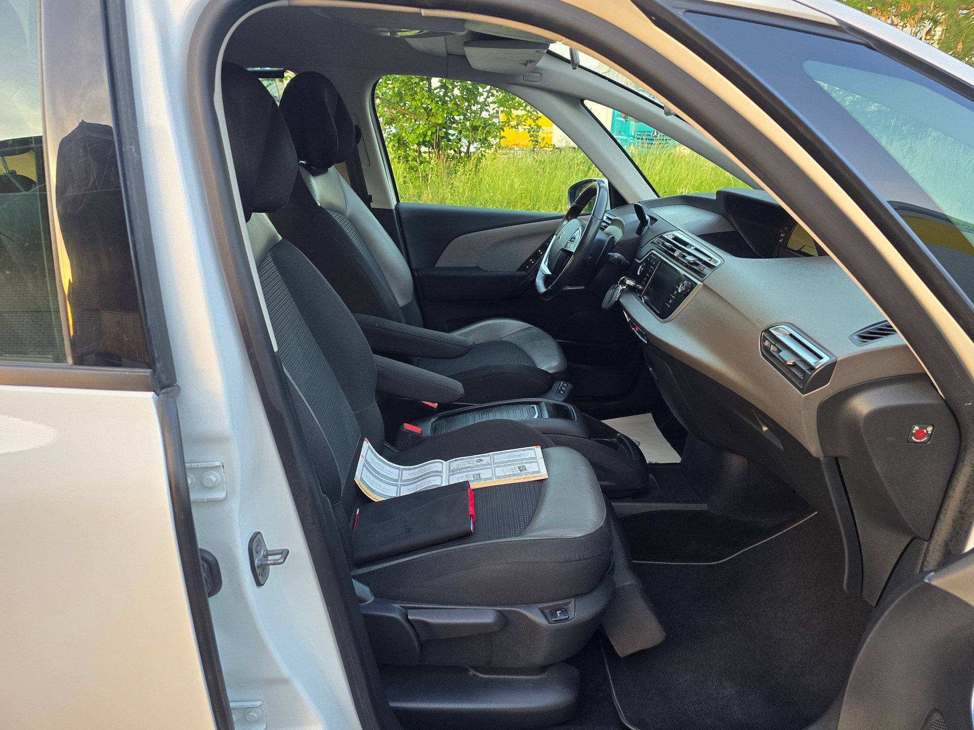 CITROEN C4 Picasso 1.6 BlueHDi Feel Edition EAT6-image-9