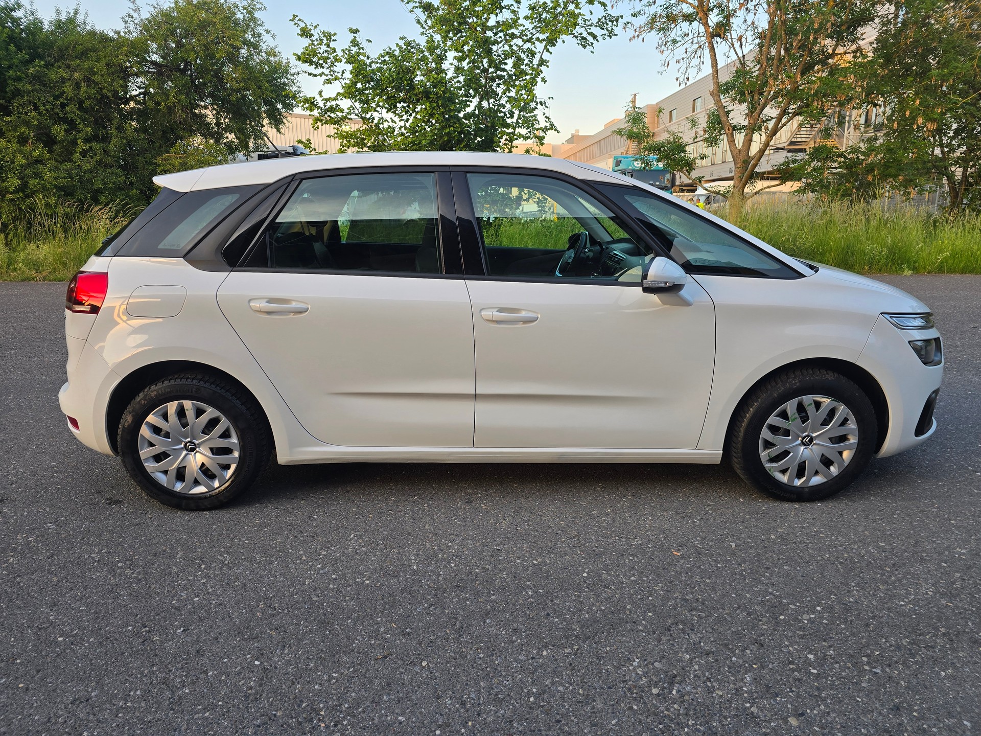 CITROEN C4 Picasso 1.6 BlueHDi Feel Edition EAT6-image-8