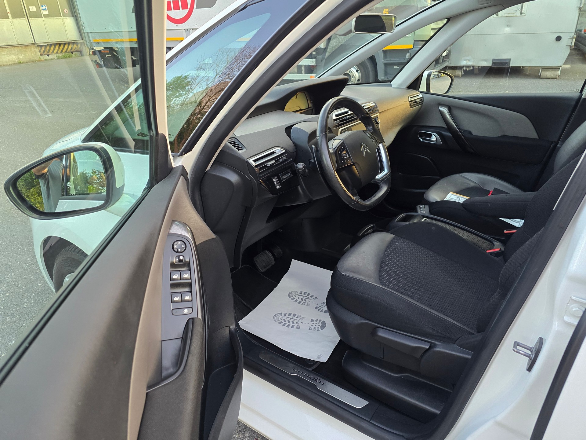 CITROEN C4 Picasso 1.6 BlueHDi Feel Edition EAT6-image-13
