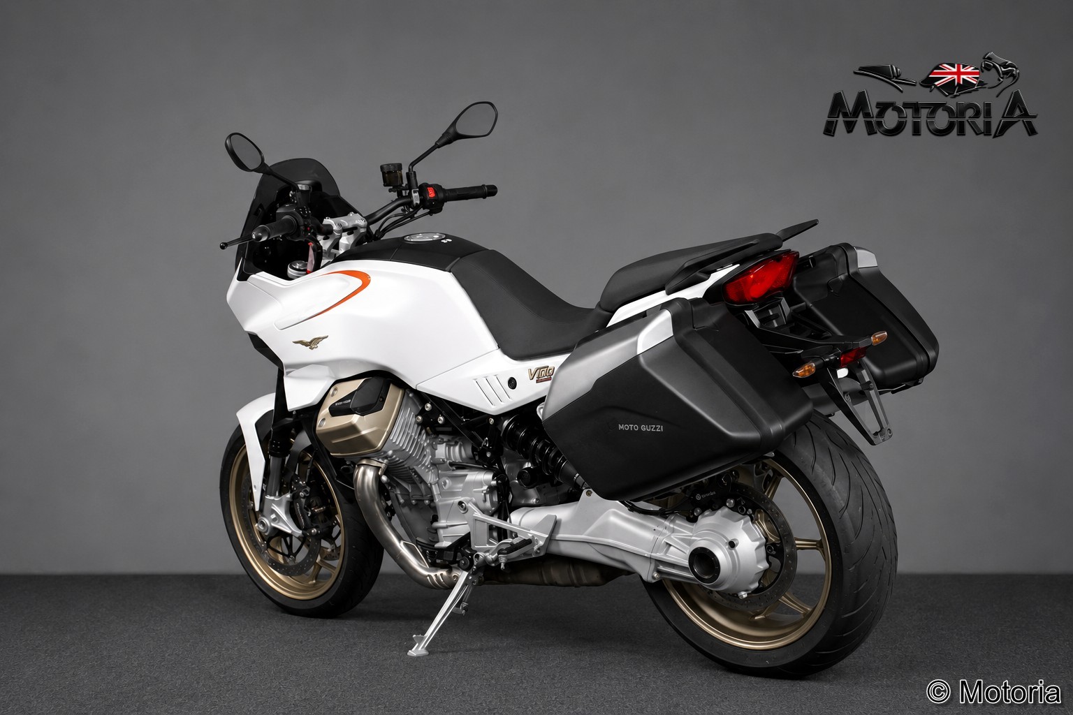 MOTO GUZZI V100 Mandello S-showroom-element-3