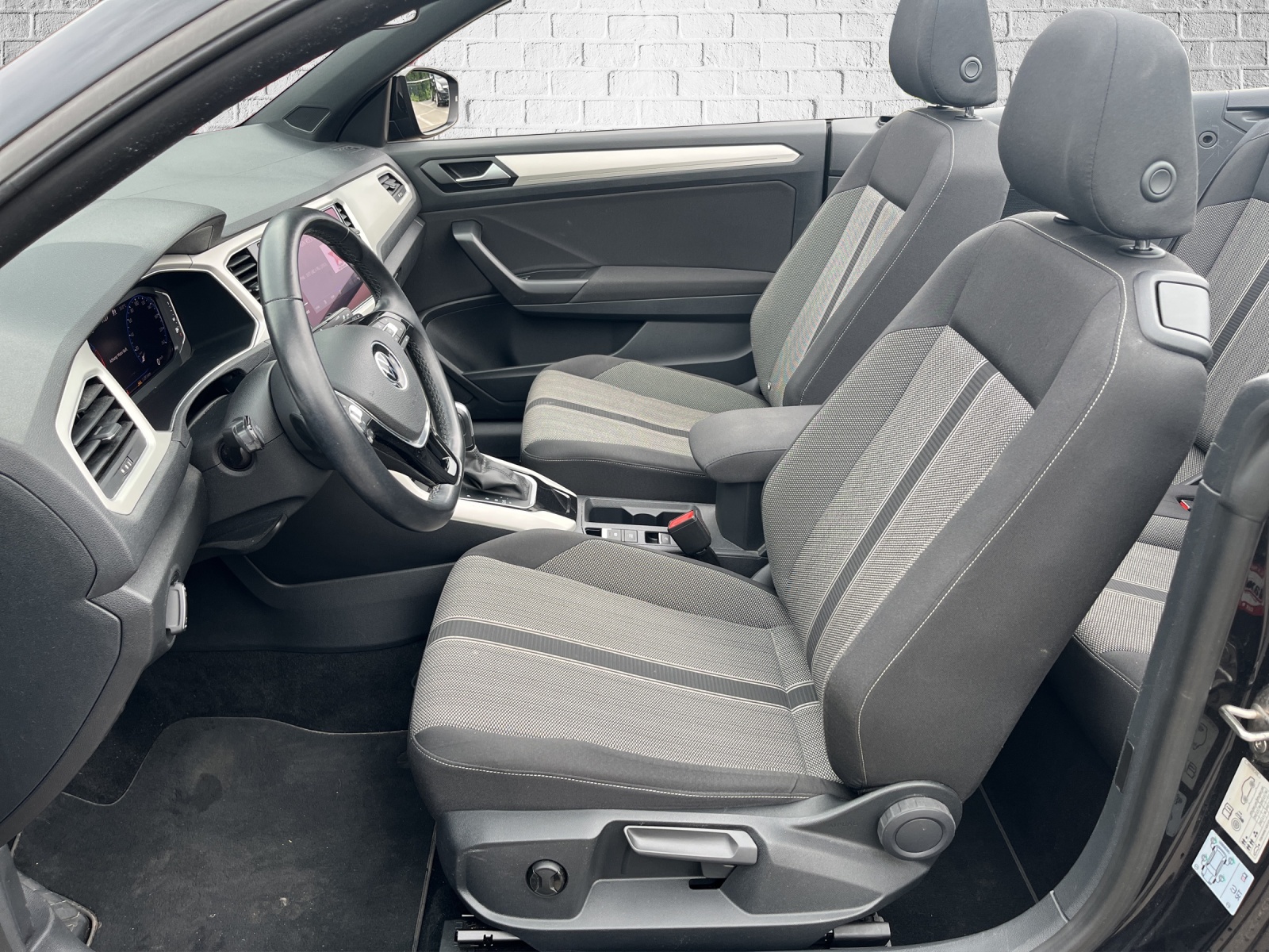 VW T-Roc Cabriolet 1.5 TSI EVO Advance DSG-image-8