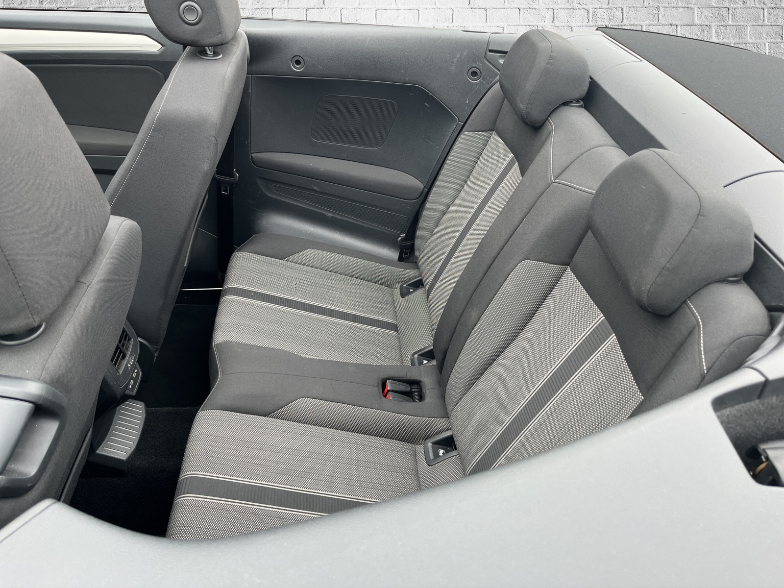 VW T-Roc Cabriolet 1.5 TSI EVO Advance DSG-image-14