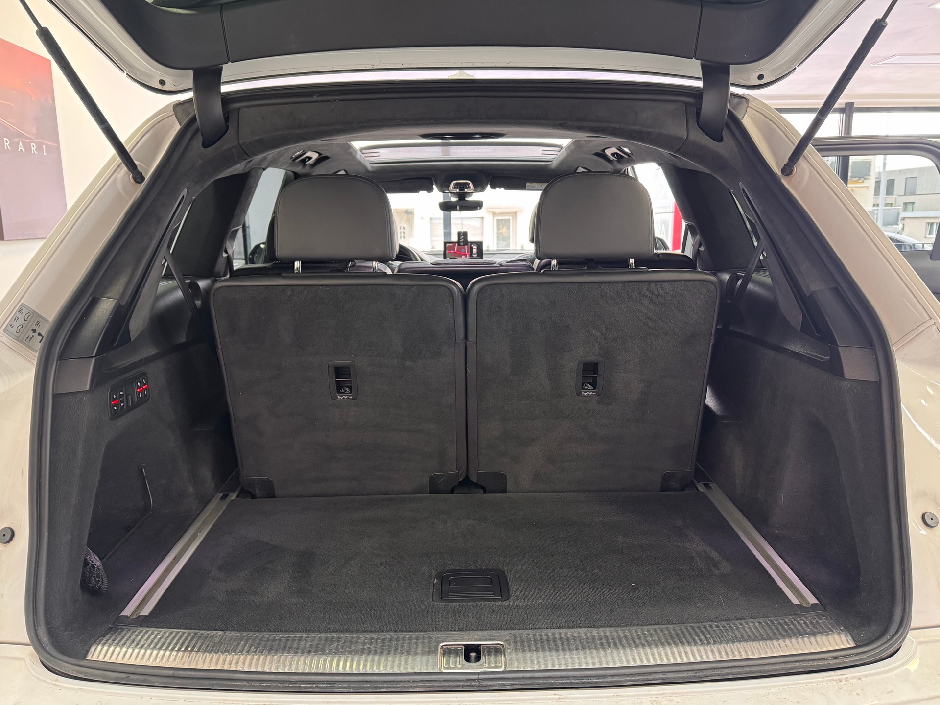 AUDI Q7 3.0 TDI quattro tiptronic *S-Line / Panorama / 7 Sitzer / Bose Soundsystem / AHK / Hinterachslenkung*-image-11