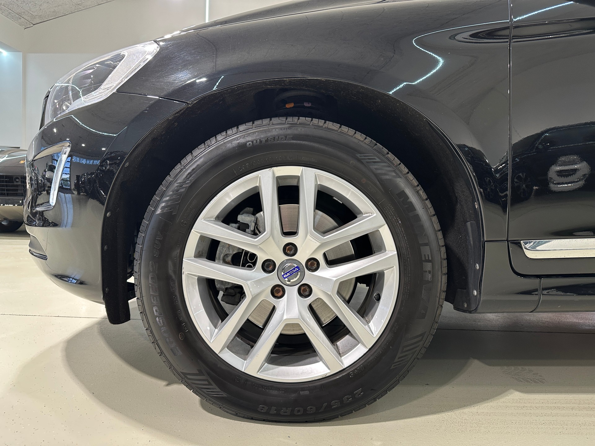 VOLVO XC60 T5 AWD Summum Geartronic-showroom-element-3