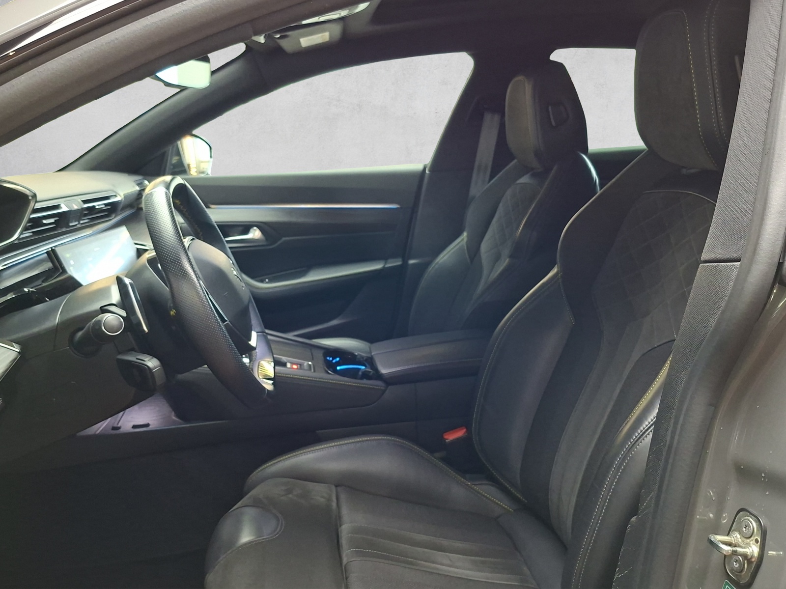 PEUGEOT 508 SW 1.6 Plug-in Hybrid4 PSE-image-12