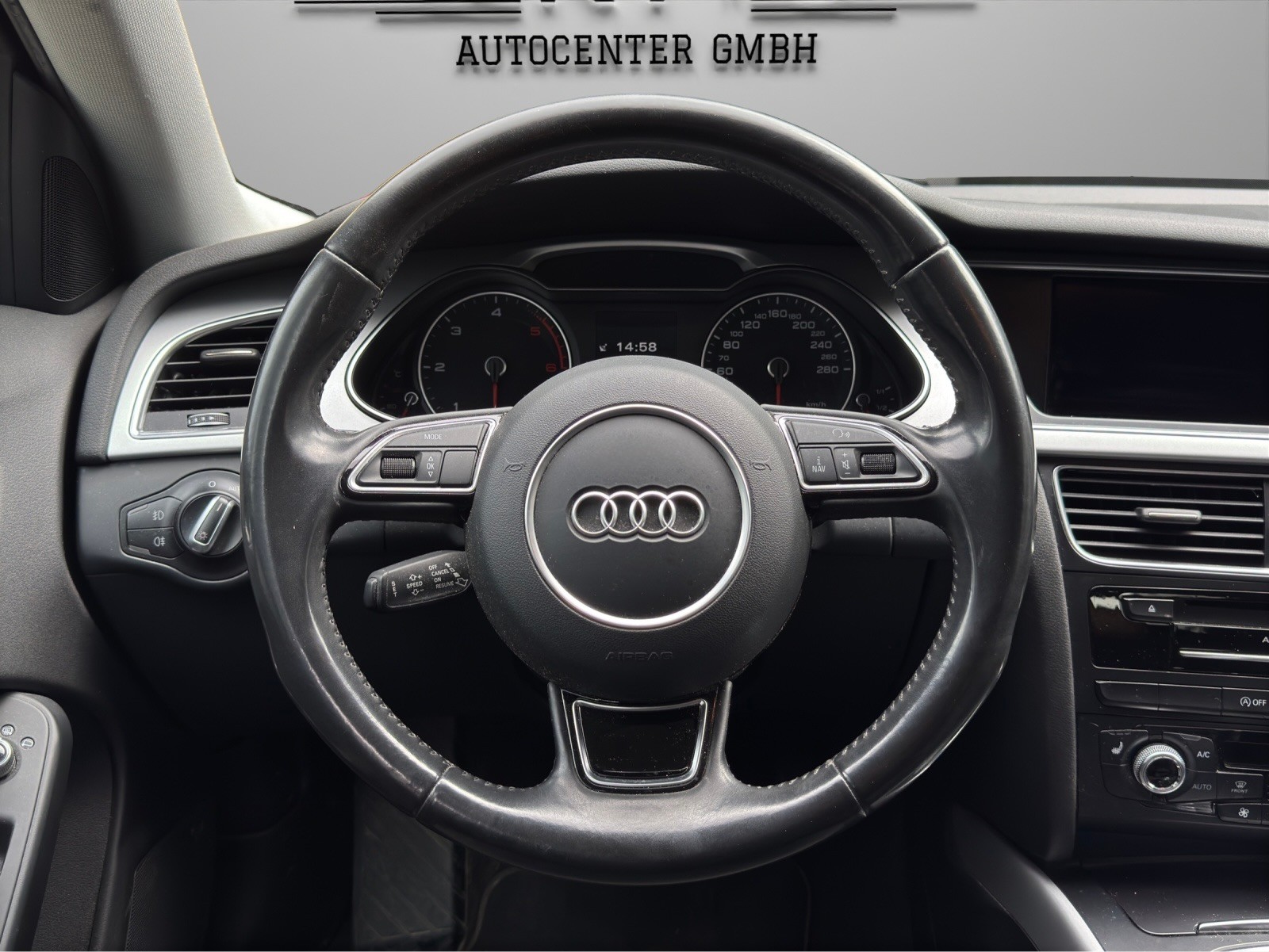 AUDI A4 Avant 2.0 TDI quattro S-tronic-image-9