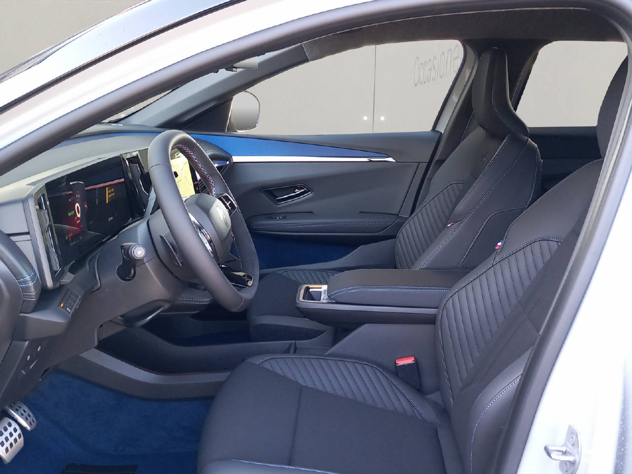 RENAULT Mégane E-Tech esprit Alpine-showroom-element-3