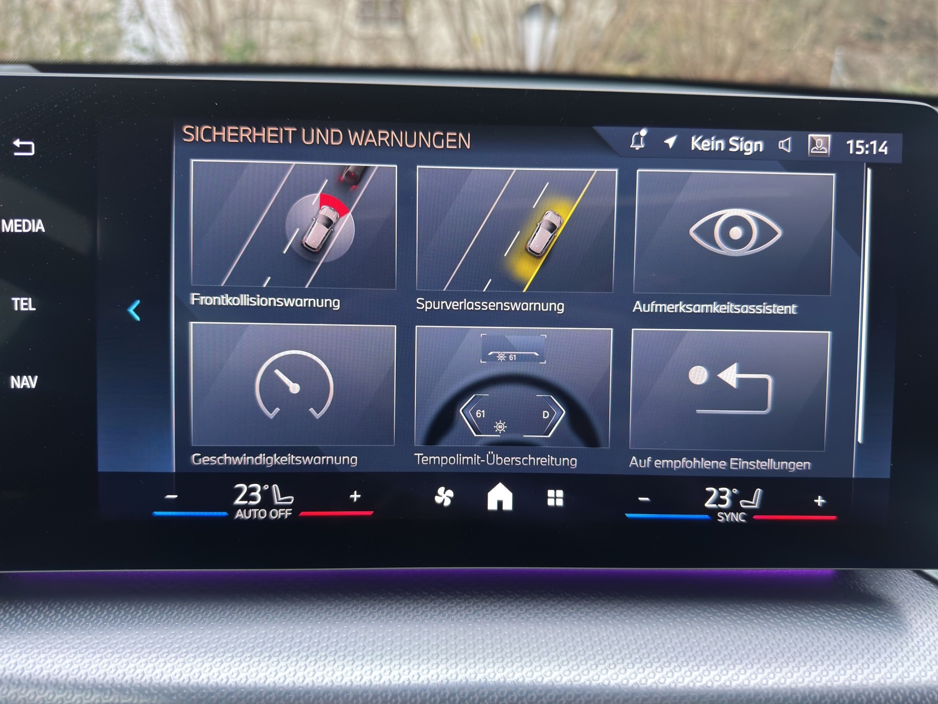 BMW X1 sDrive 20d 48V M Sport Innovationspaket-image-17
