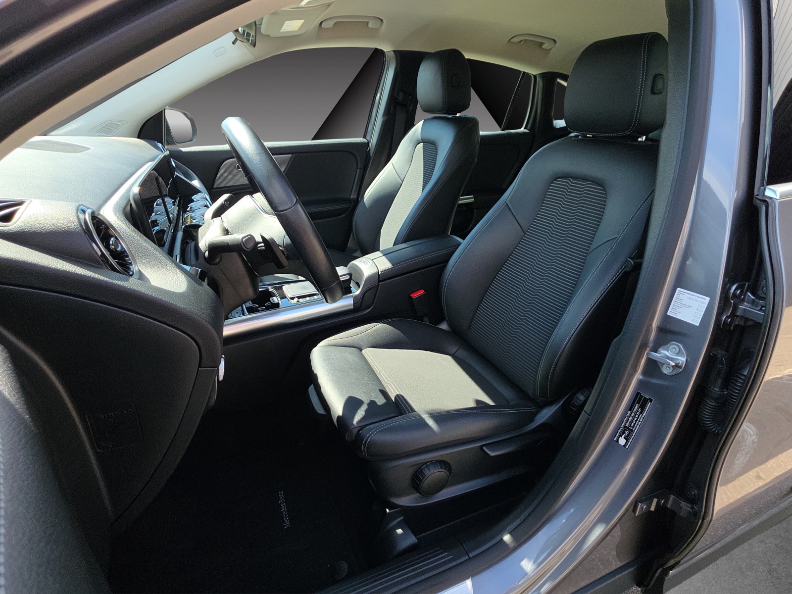 MERCEDES-BENZ GLA 220d 4Matic Progressive 8G-DCT-image-14