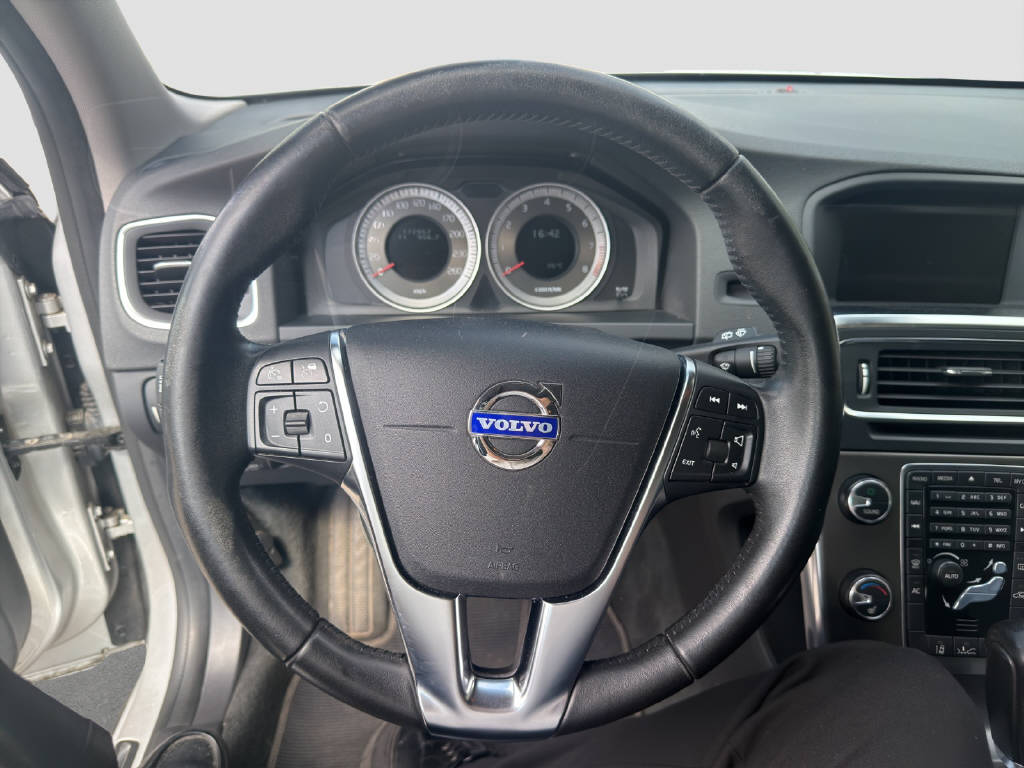 VOLVO V60 3.0 T6 Summum AWD-image-8