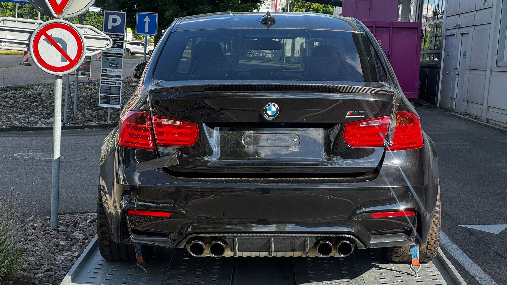 BMW M3-image-4