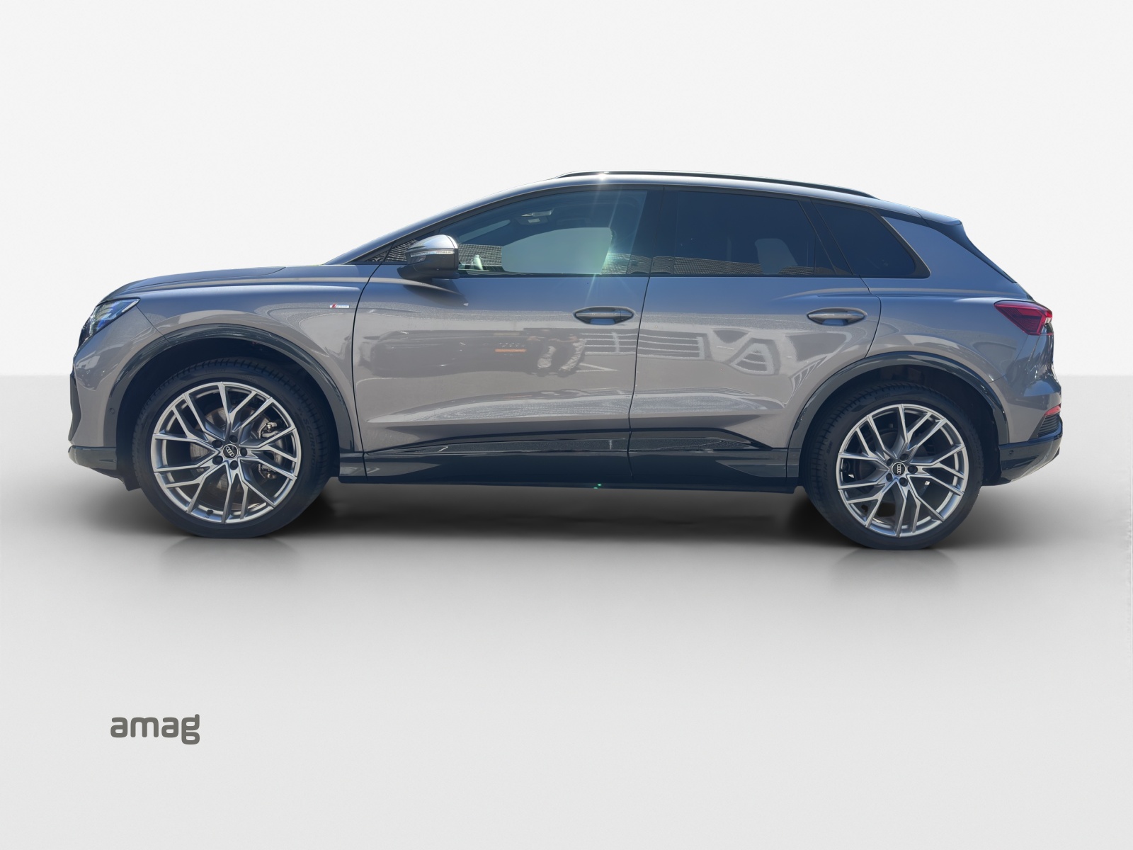 AUDI Q4 e-tron 45 Attraction quattro-showroom-element-1