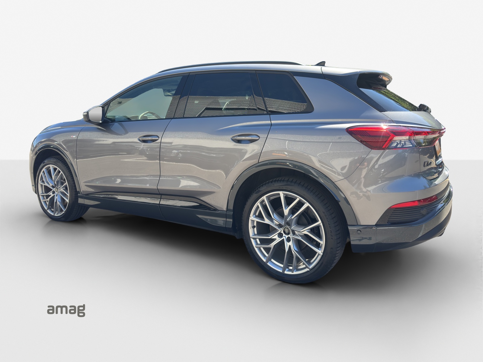 AUDI Q4 e-tron 45 Attraction quattro-showroom-element-2