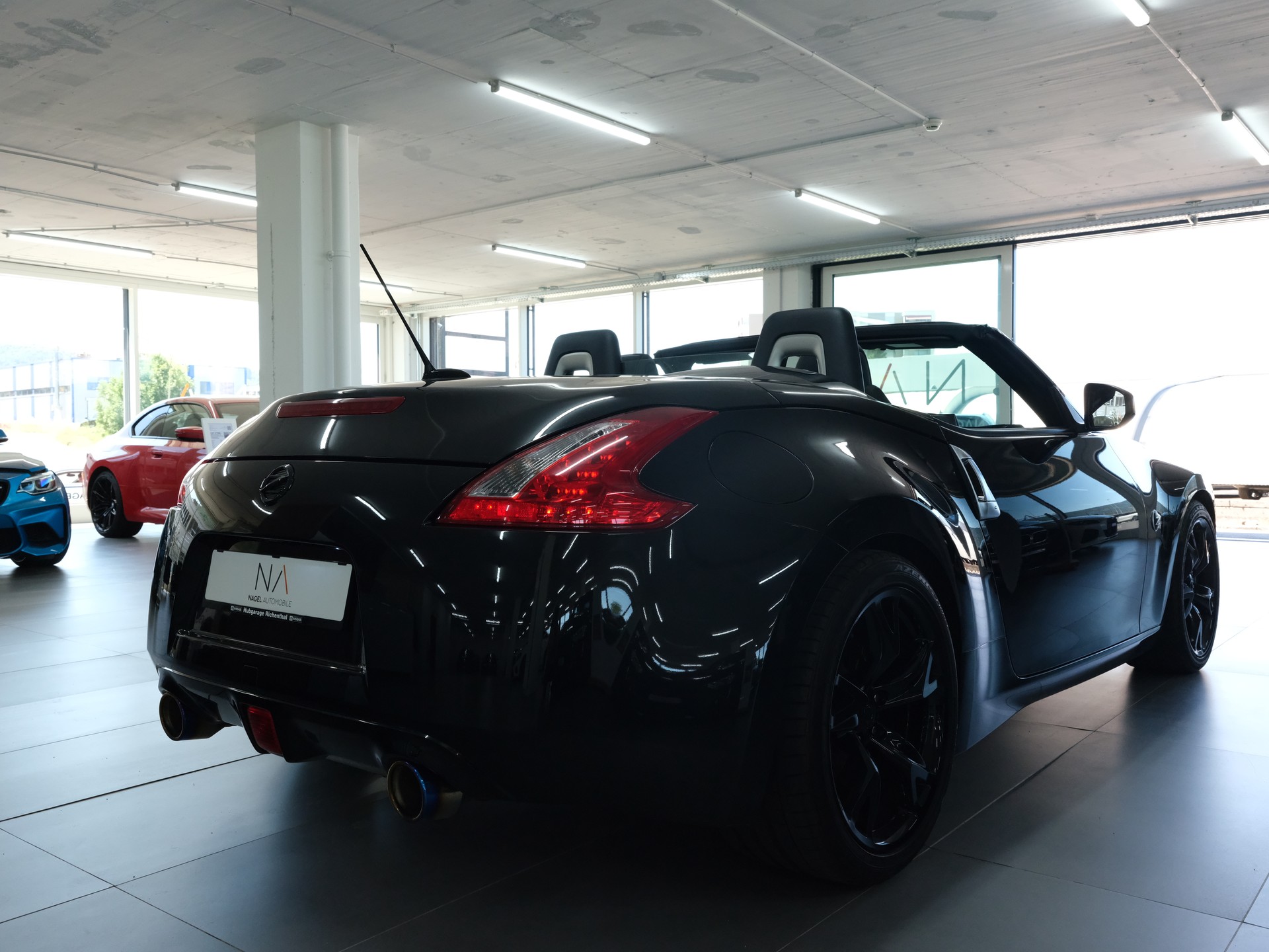 NISSAN 370 Z Roadster Pack *Sportabgassanlage*-showroom-element-2
