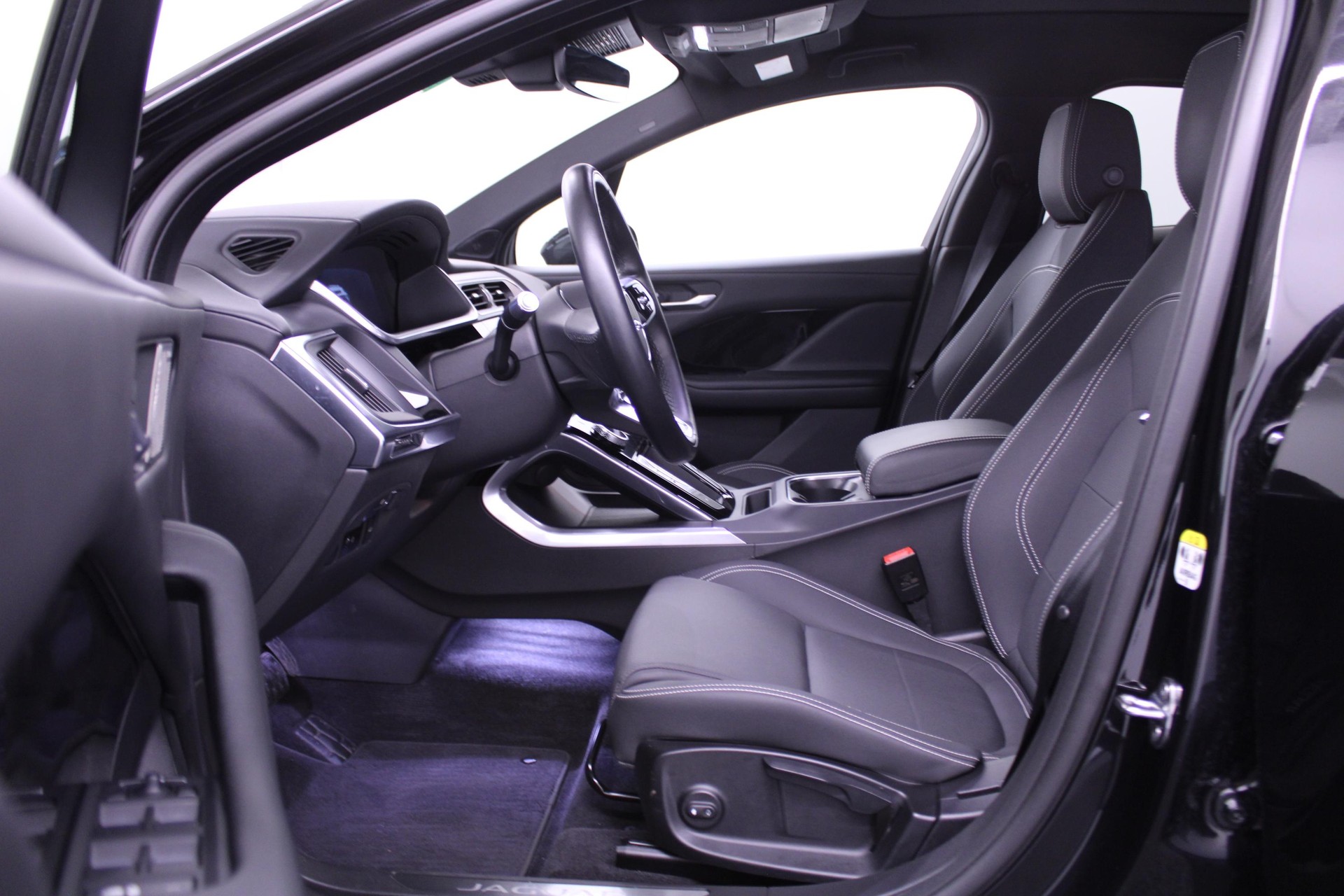 JAGUAR I-Pace EV400 S AWD-showroom-element-3