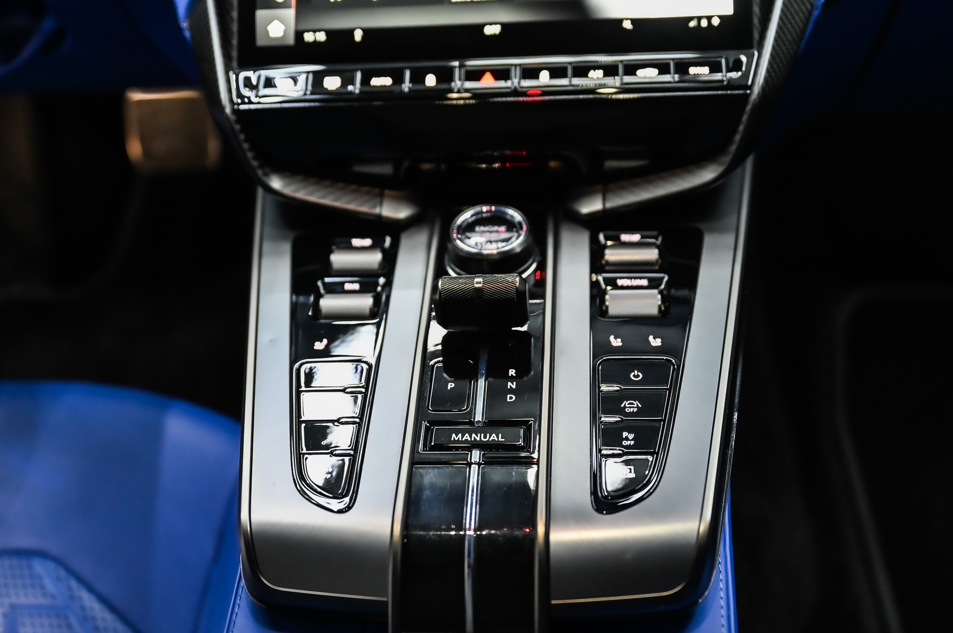 ASTON MARTIN Vanquish 5.2 V12 Bi-Turbo-image-30