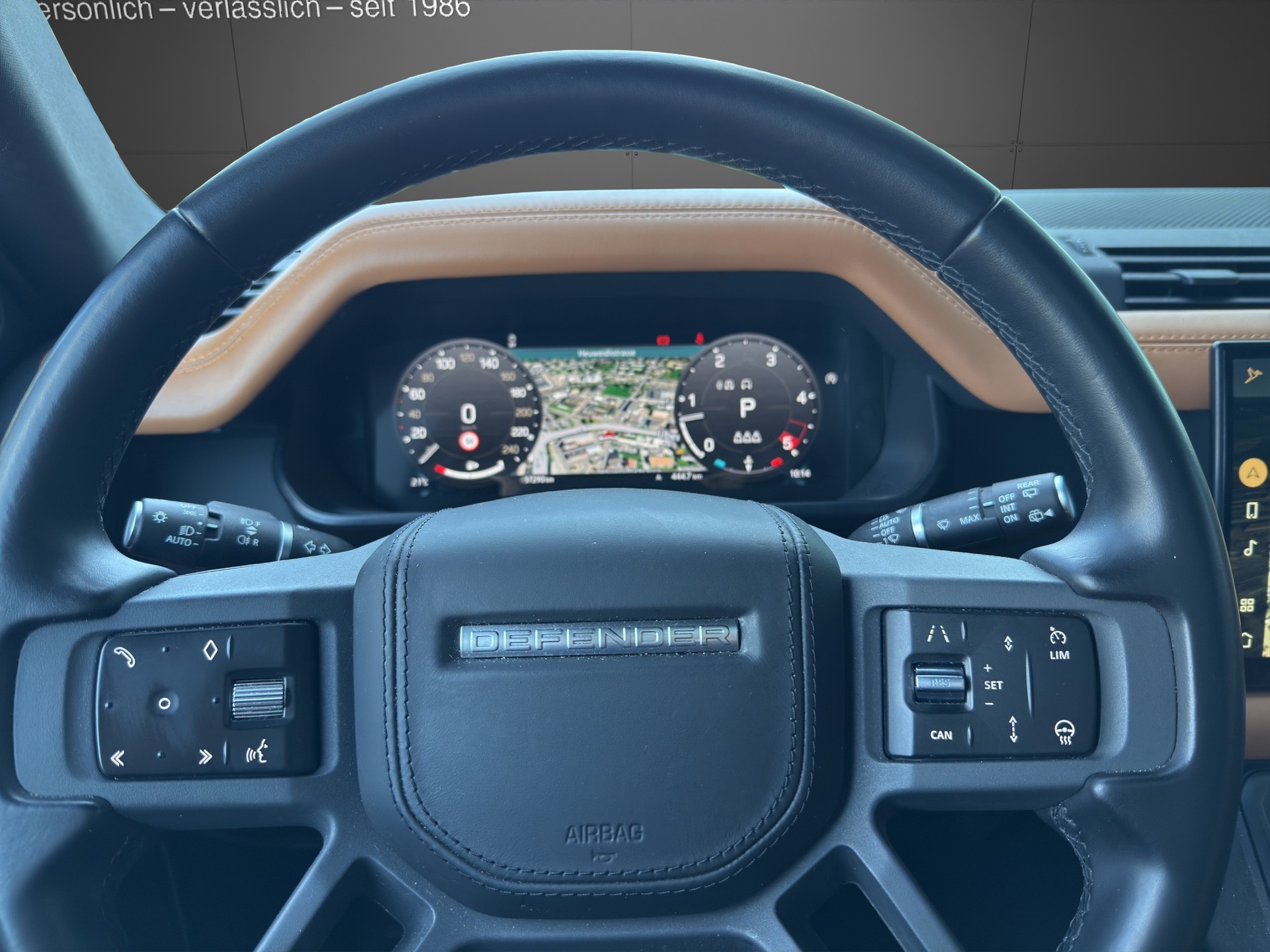 LAND ROVER Defender 90 3.0D I6 300 X AT8-image-11