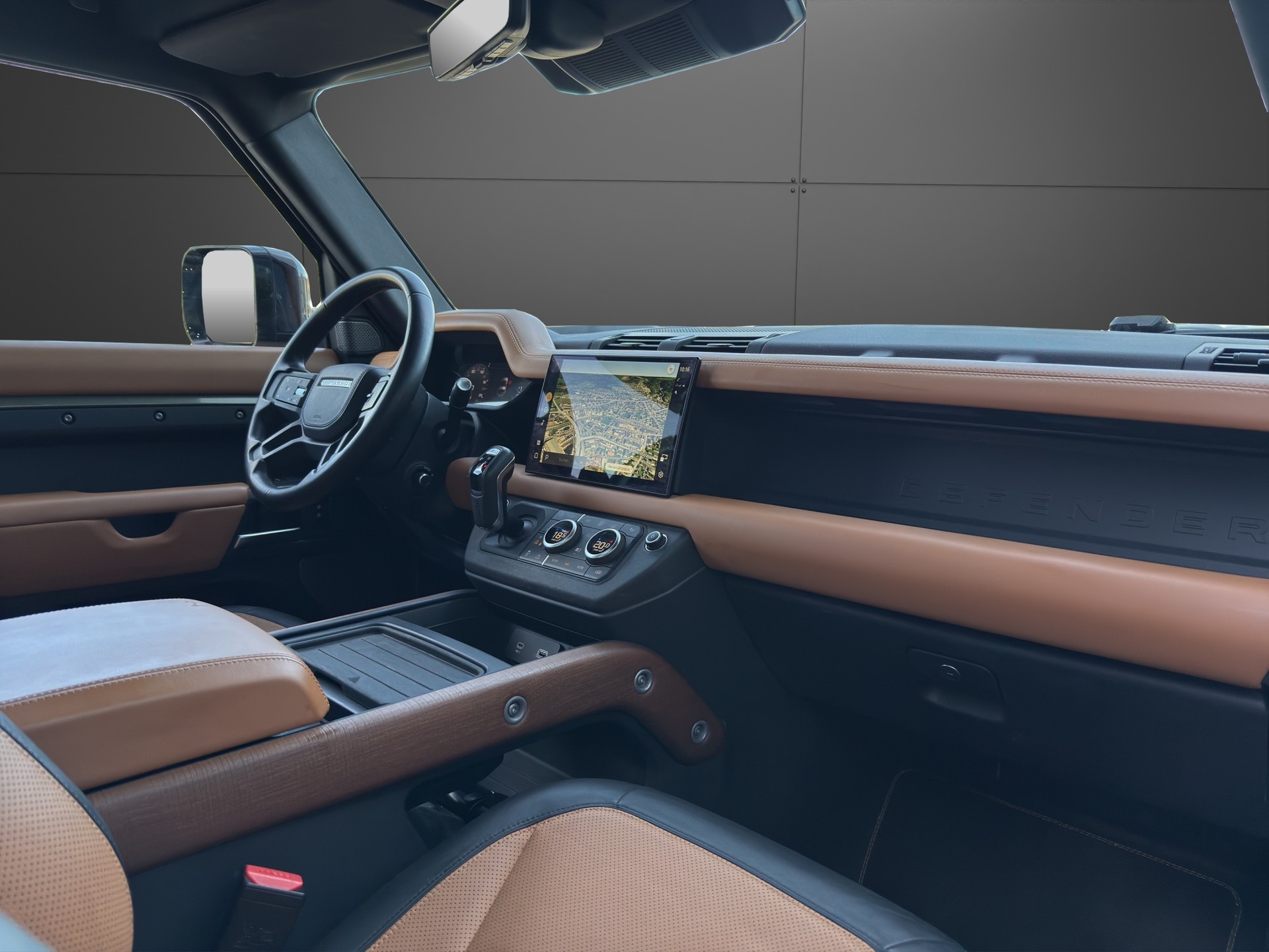LAND ROVER Defender 90 3.0D I6 300 X AT8-image-9