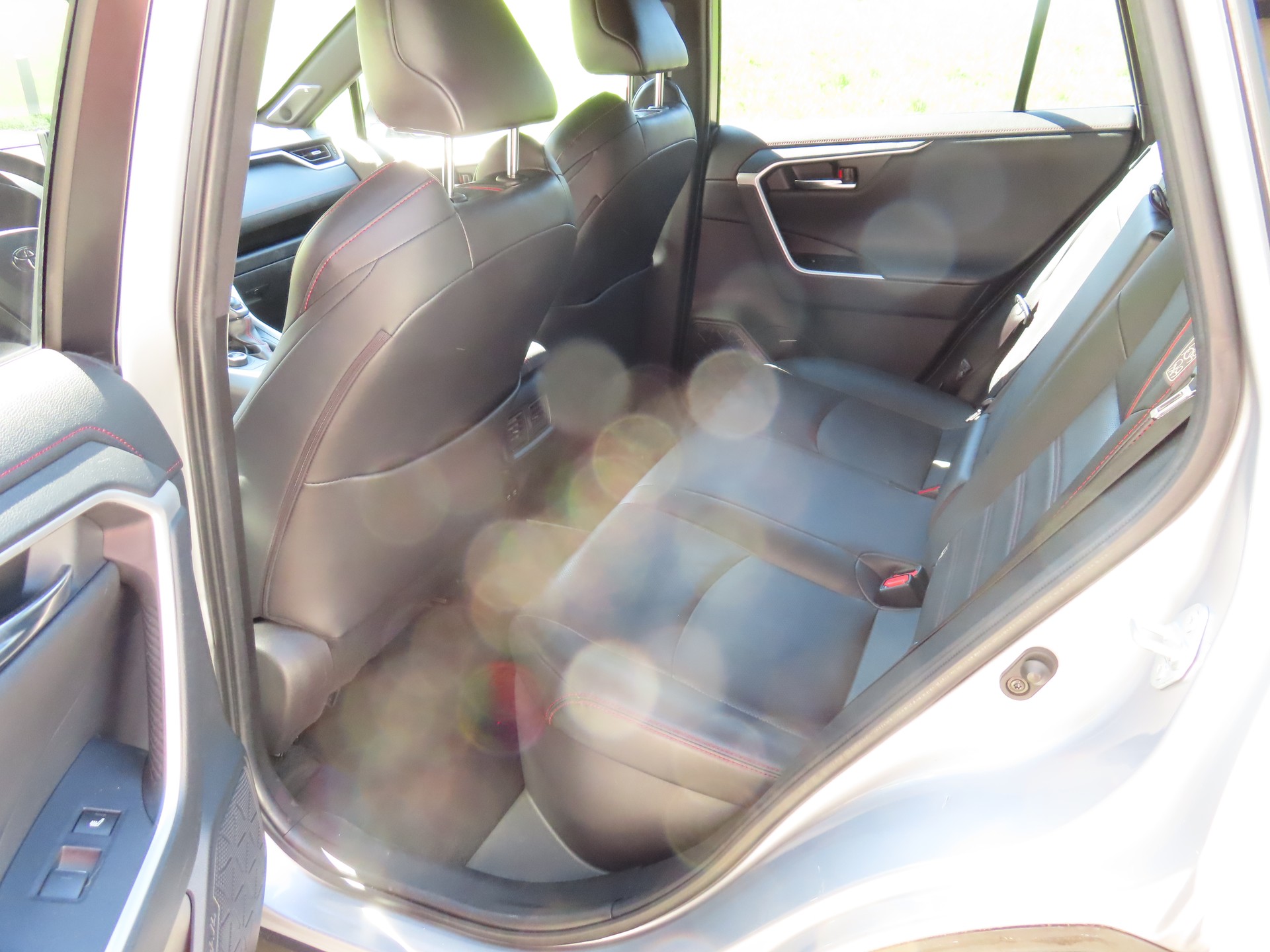 TOYOTA RAV4 2.5 Plug-In-Hybrid Platinum-image-6