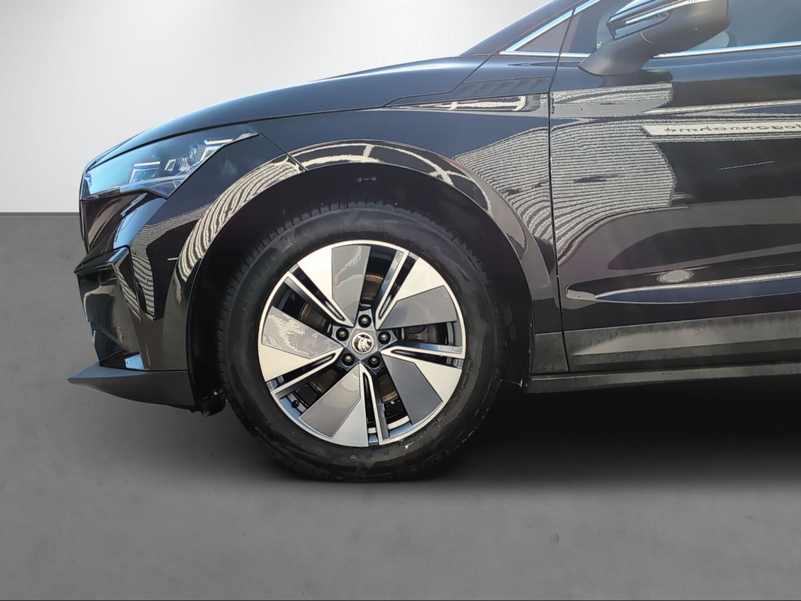 SKODA ENYAQ IV 80X-showroom-element-3