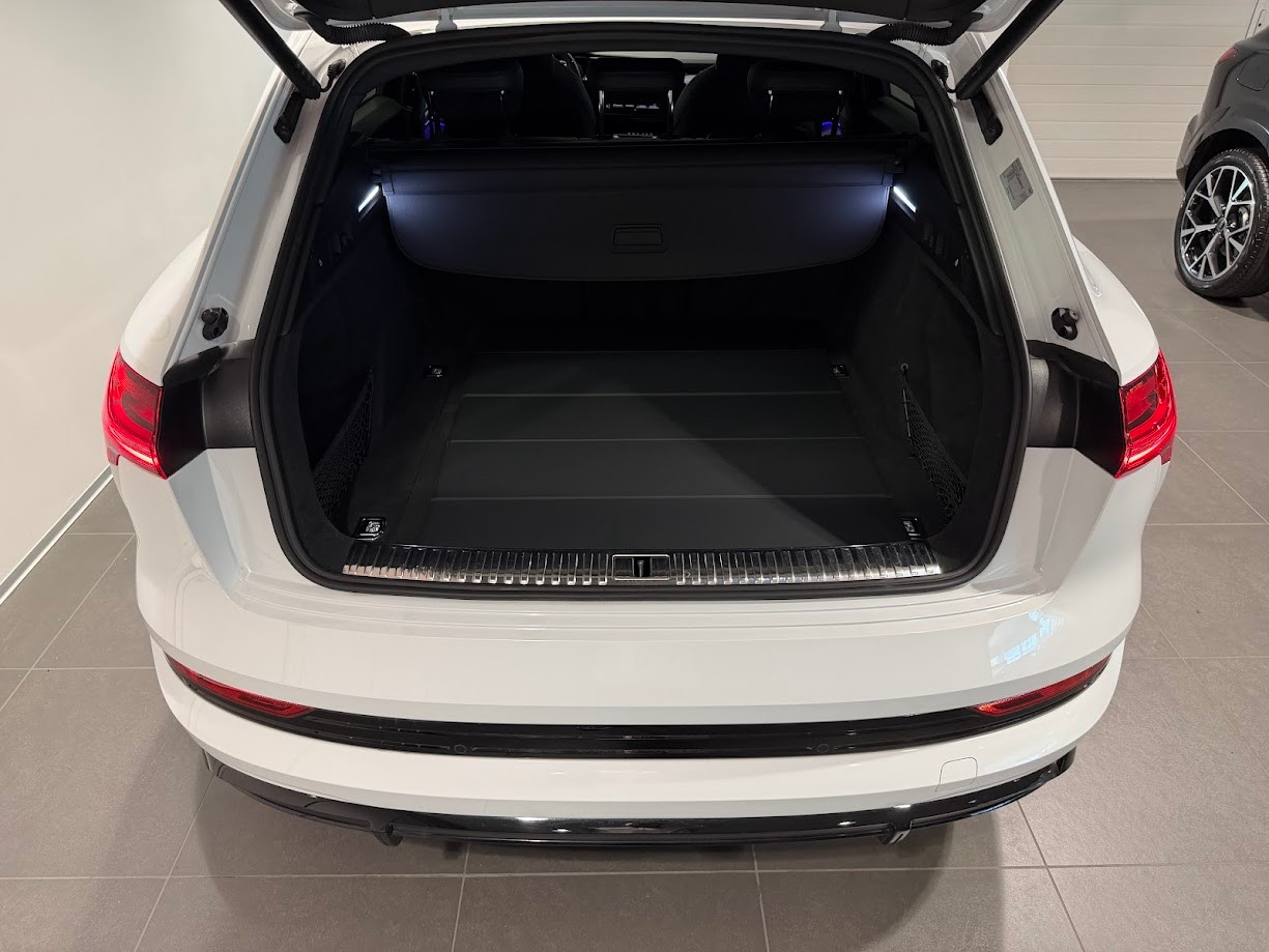 AUDI e-tron S quattro-image-13