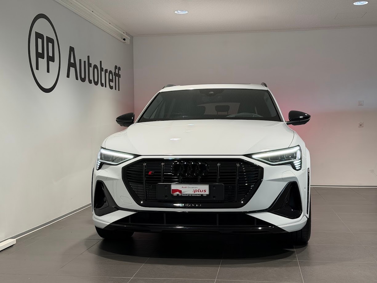 AUDI e-tron S quattro