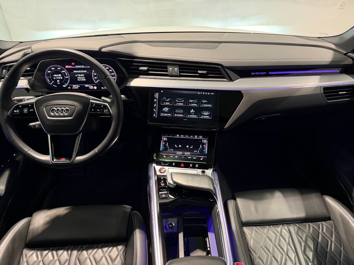 AUDI e-tron S quattro-image-11