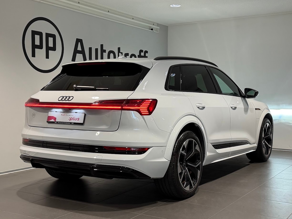 AUDI e-tron S quattro-image-15