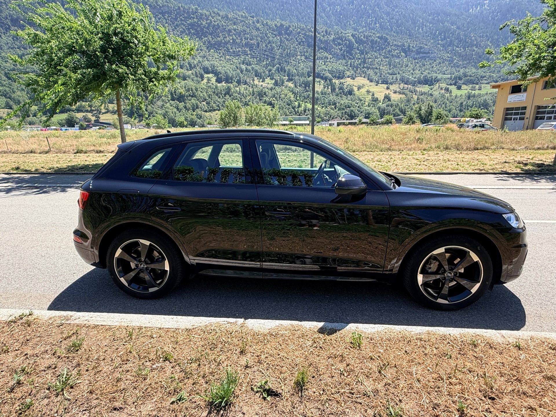 AUDI Q5 45 TFSI design quattro S-tronic-image-4